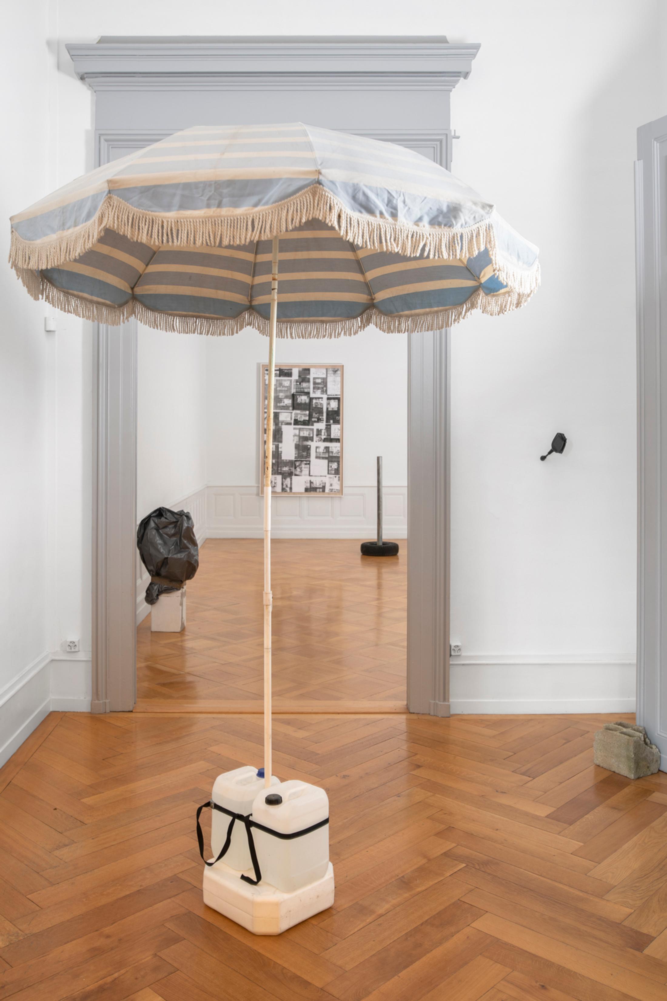 Exhibition View Yvan Alvarez Solo Show «Zwischenraum» at Société des Arts, Geneva, 2023 / Photo: Greg Clément / Courtesy: the artist and Société des Arts