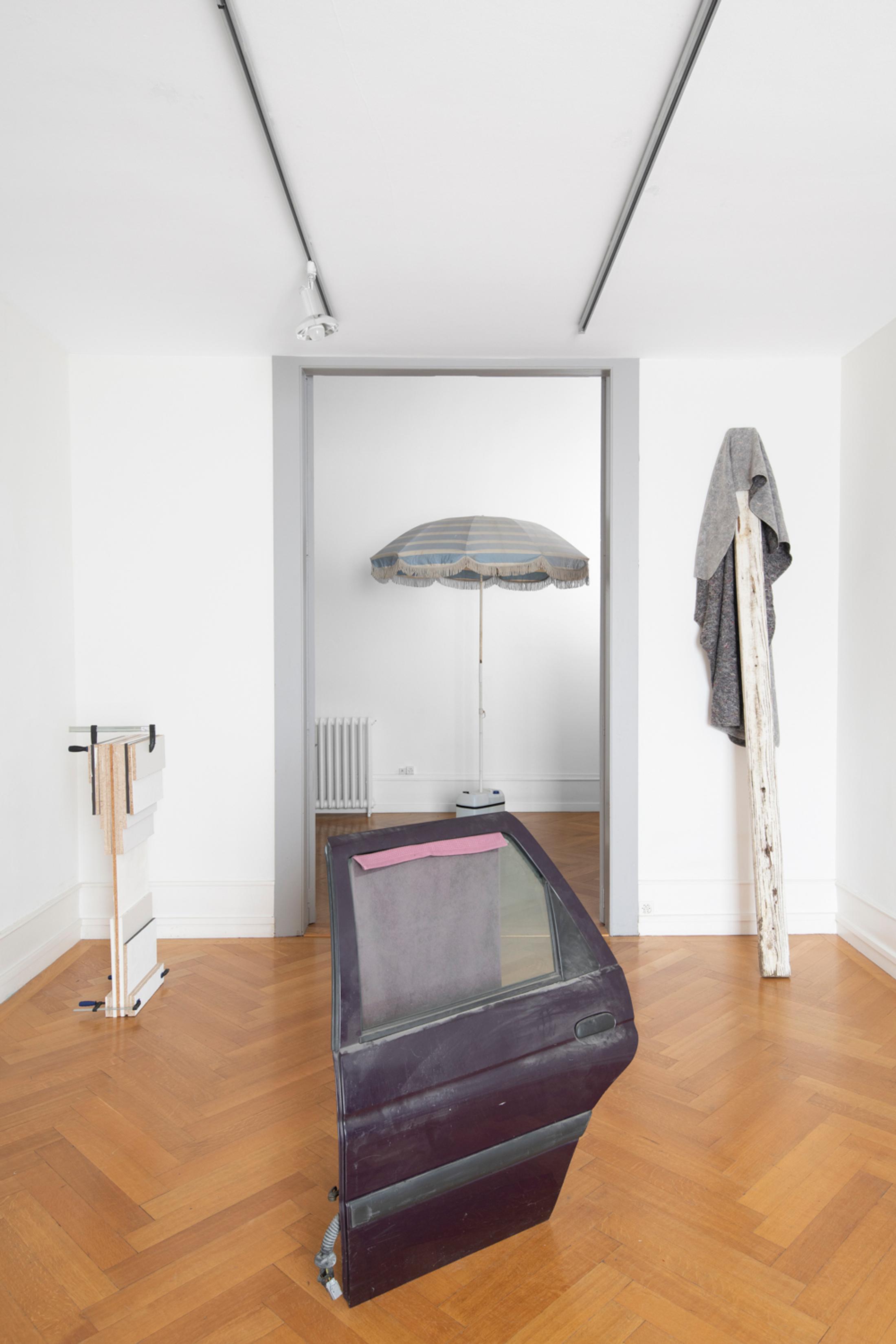 Exhibition View Yvan Alvarez Solo Show «Zwischenraum» at Société des Arts, Geneva, 2023 / Photo: Greg Clément / Courtesy: the artist and Société des Arts