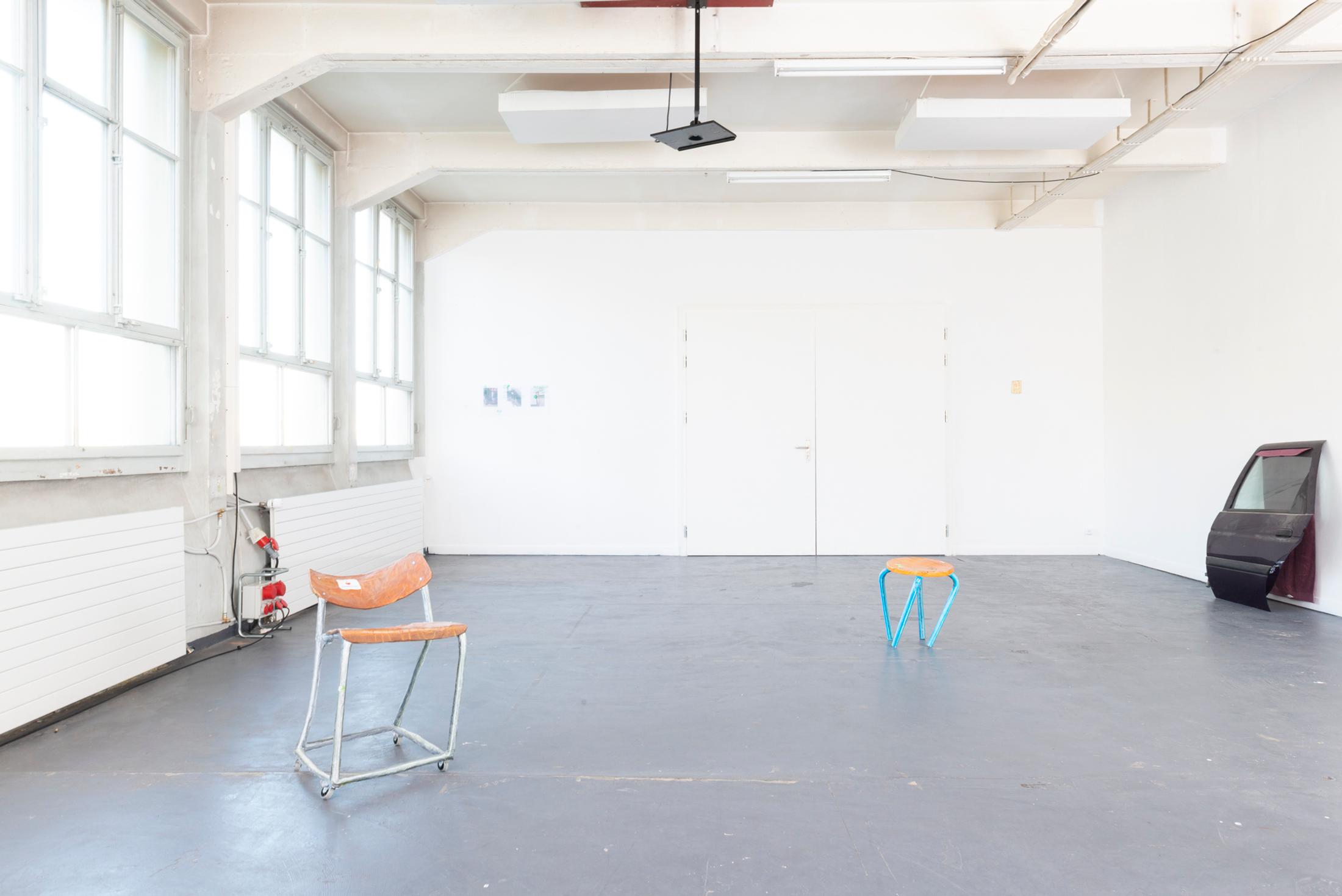 Exhibition View Yvan Alvarez & Paul Hutzli Duo Show «Why do pizza boxes have a square shape?» at Soul2Soul, Ressources Urbaines, Geneva, 2020 / © Yvan Alvarez / Courtesy: the artists