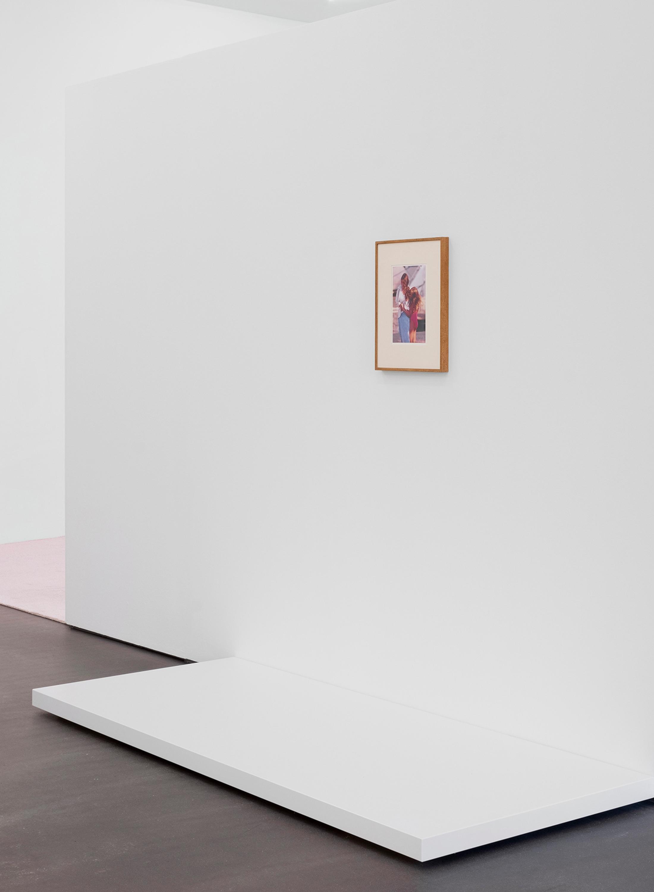Exhibition View Yves Scherer Solo Show «Candids» at Kunsthaus Grenchen, Grenchen, 2020 / Photo: Marius Steiger / Courtesy: the artist and Kunsthaus Grenchen