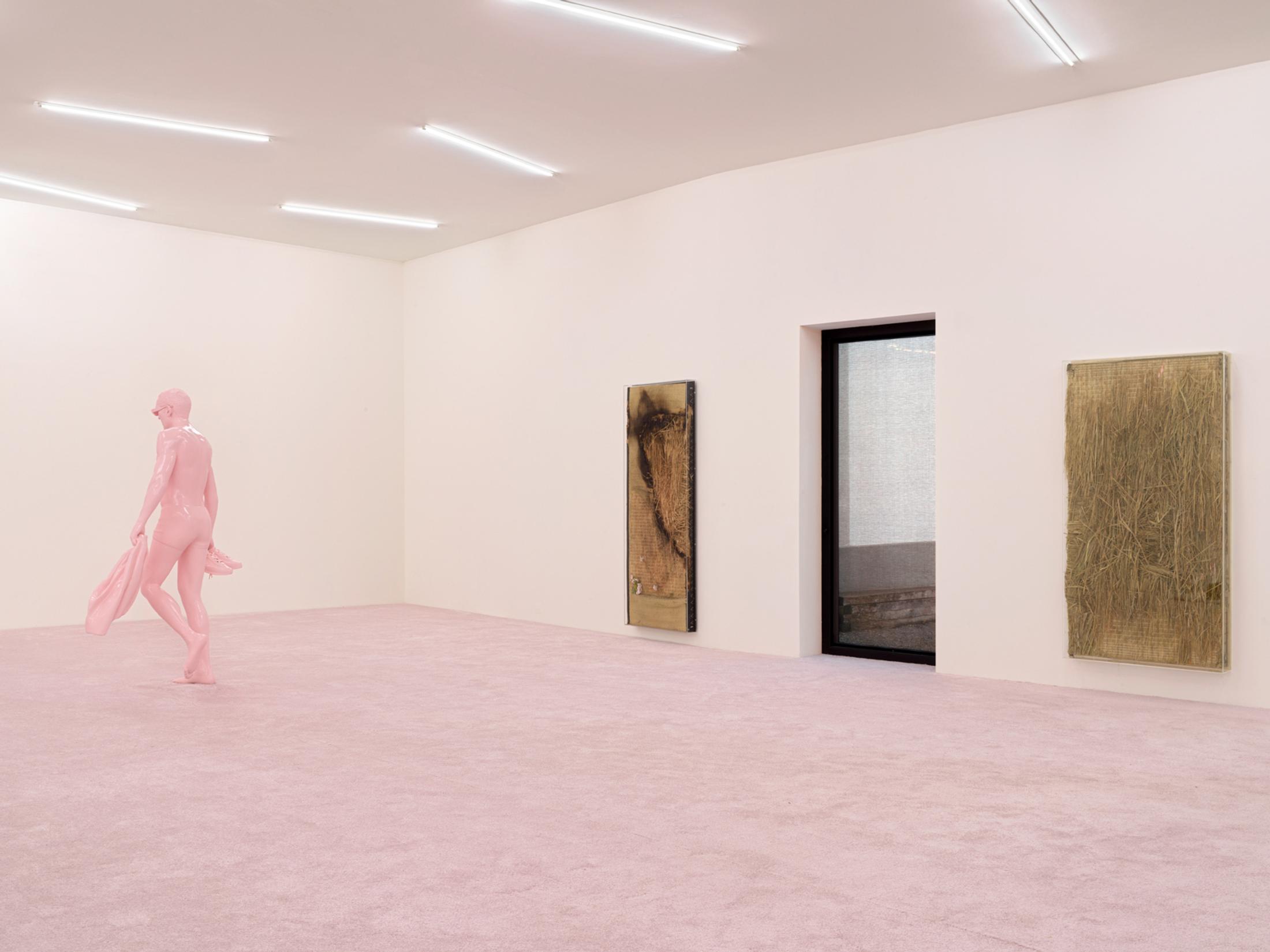Exhibition View Yves Scherer Solo Show «Candids» at Kunsthaus Grenchen, Grenchen, 2020 / Photo: Stefan Altenburger / Courtesy: the artist and Kunsthaus Grenchen