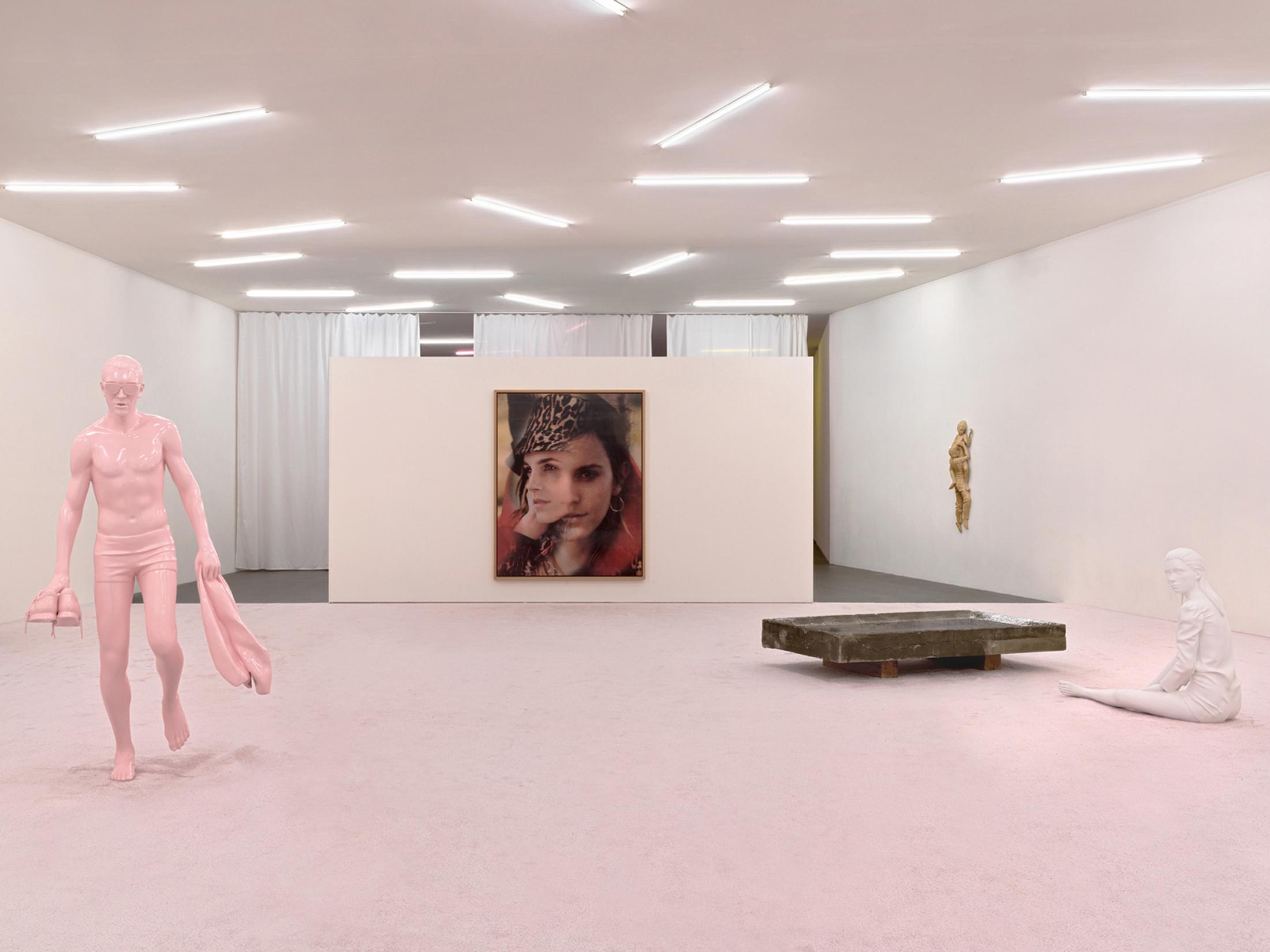Exhibition View Yves Scherer Solo Show «Candids» at Kunsthaus Grenchen, Grenchen, 2020 / Photo: Stefan Altenburger / Courtesy: the artist and Kunsthaus Grenchen