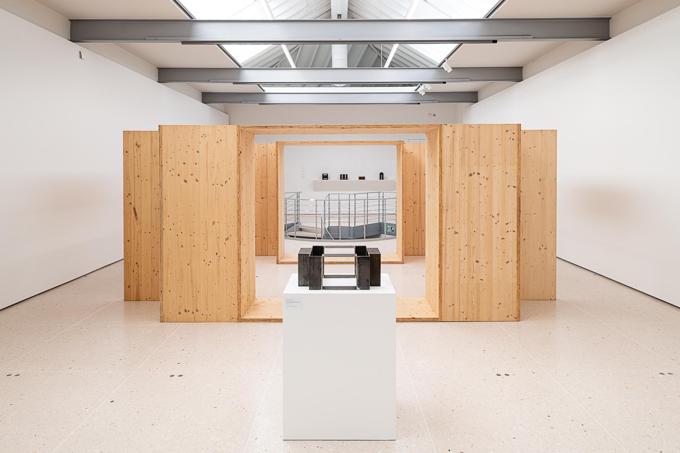 Exhibition View Group Show «Time and Space – Homage to Peter and Christine Kamm; view on Kurt Sigrist» at Kunsthaus Zug, 2021 / Photo: Jorit Aust Photography / Courtesy: the artists and Kunsthaus Zug