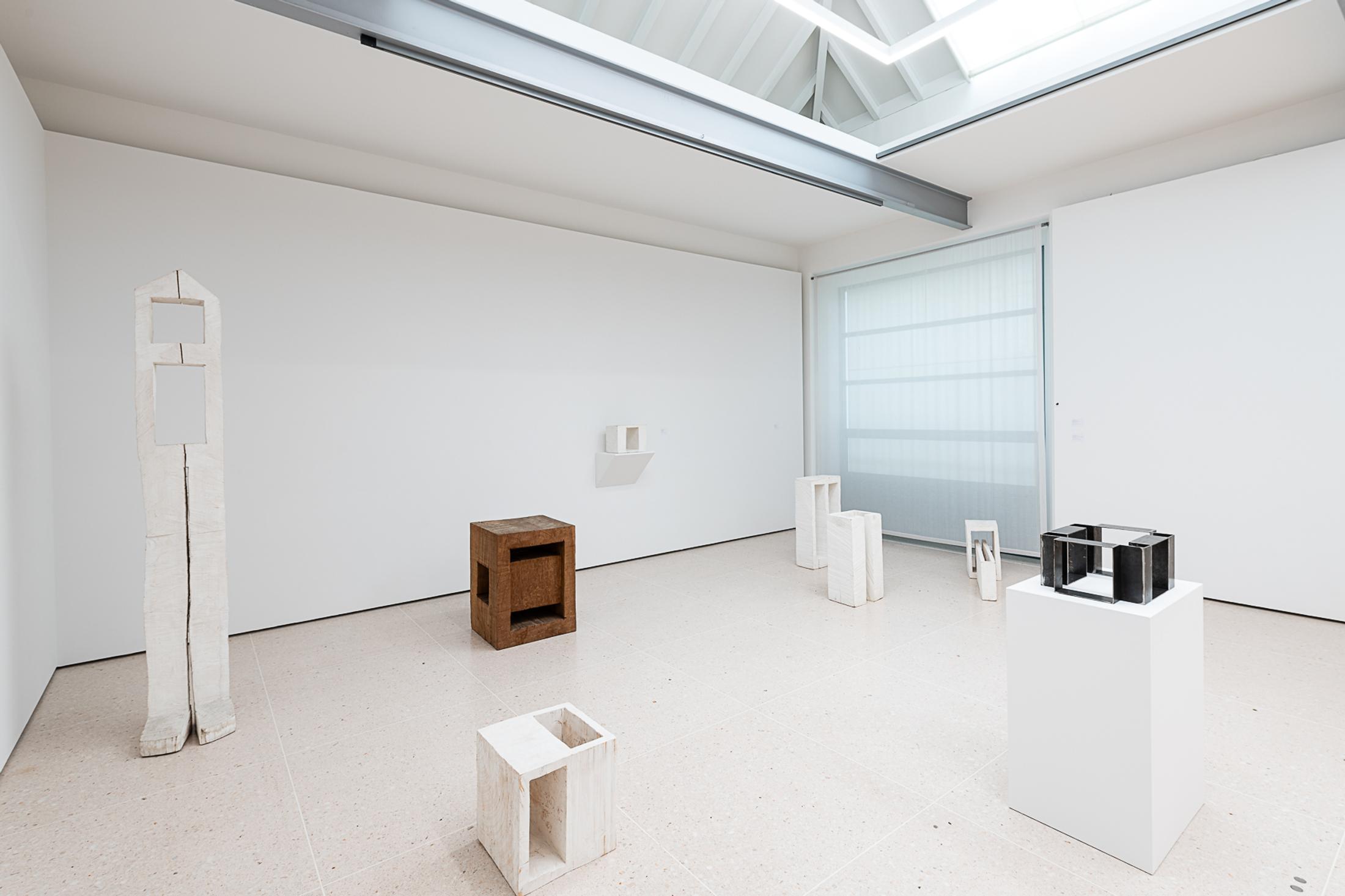 Exhibition View Group Show «Time and Space – Homage to Peter and Christine Kamm; view on Kurt Sigrist» at Kunsthaus Zug, 2021 / Photo: Jorit Aust Photography / Courtesy: the artists and Kunsthaus Zug