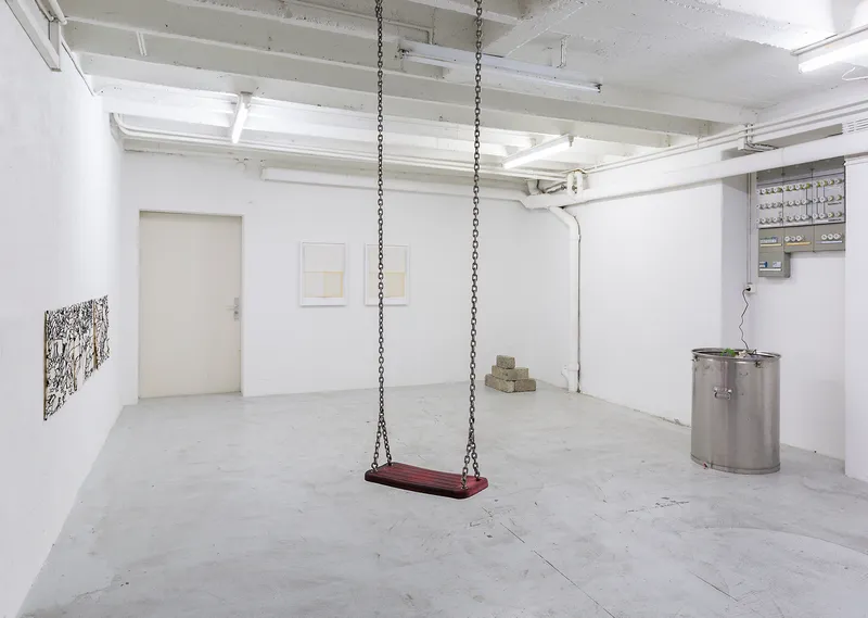 Exhibition View Group Show «Shifting Destinations» at 13 Vitrine hosted by L'Espace du Fond, Lausanne, 2023 / Photo: 13 Vitrine / Courtesy: the artists and 13 Vitrine