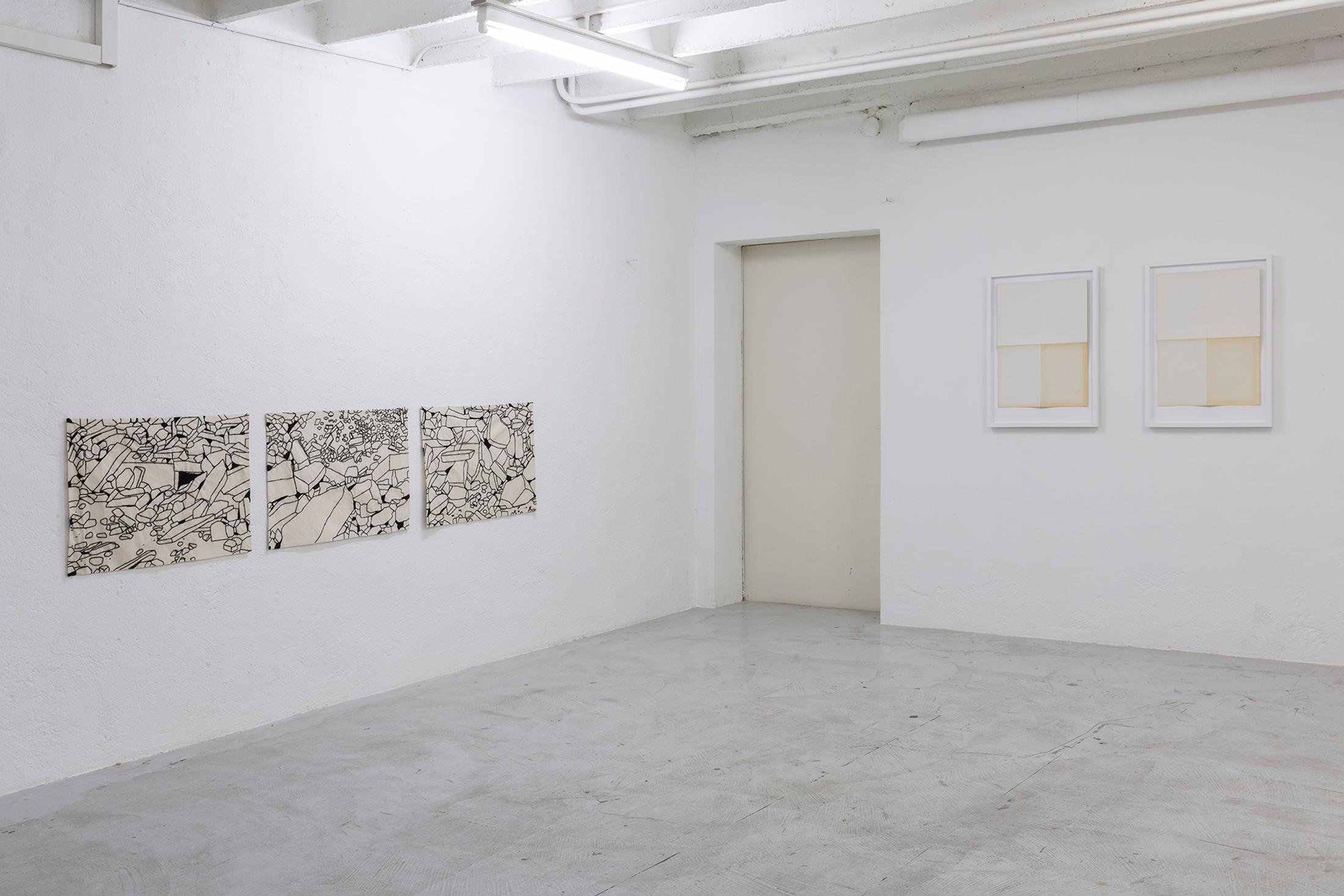 Exhibition View Group Show «Shifting Destinations» at 13 Vitrine hosted by L'Espace du Fond, Lausanne, 2023 / Photo: 13 Vitrine / Courtesy: the artists and 13 Vitrine