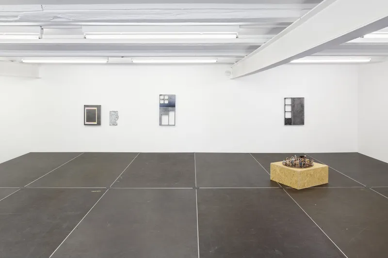 Exhibition View Group Show «A Beautiful Life» at WallStreet, Fribourg, 2021 / Photo: Guillaume Python / Courtesy: the artists and WallStreet