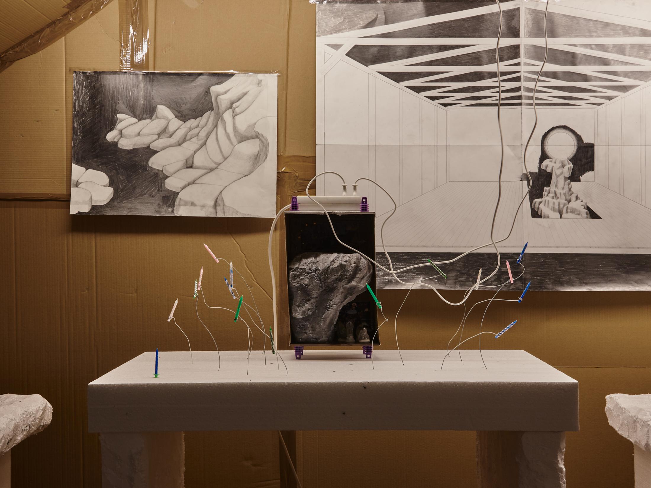 Exhibition View Group Show «A Drop Meant to Become a Stalactite, But Fell on the Seeker's Tor; view on Cyril Tyrone Hübscher, Gaben An Die Grotto Götter (Gifts to the Grotto Gods), End of the Mountain, sans titre and Grottogabe (Grotto Gift), Drawings, 2023» at Krone Couronne, Biel, 2023 / Photo: Thalles Piaget / Courtesy: the artist and Krone Couronne