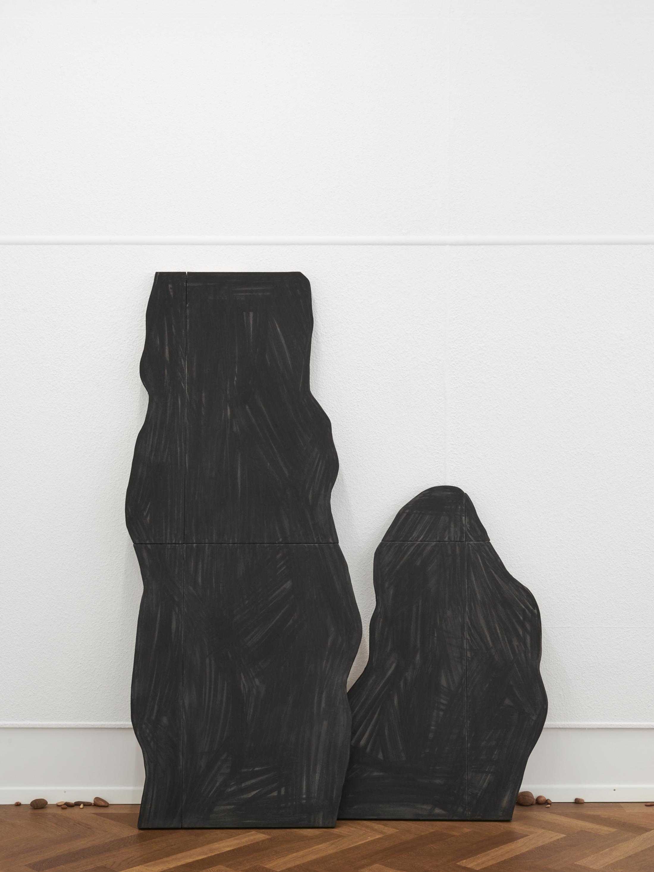 Exhibition View Group Show «A Drop Meant to Become a Stalactite, But Fell on the Seeker's Tor; view on Linus Baumeler, Stones, 2023, Wood, Different Sizes» at Krone Couronne, Biel, 2023 / Photo: Thalles Piaget / Courtesy: the artists and Krone Couronne