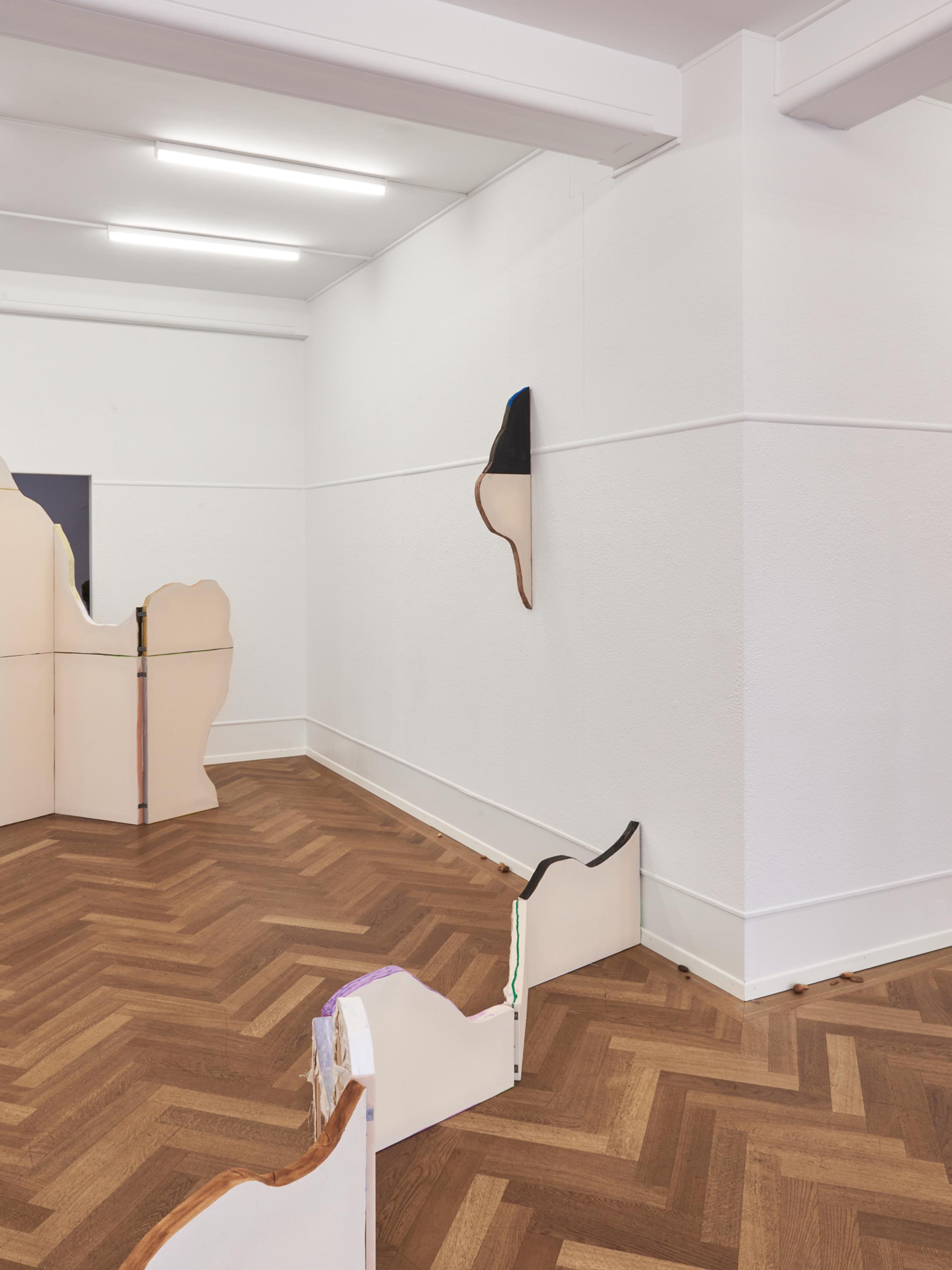 Exhibition View Group Show «A Drop Meant to Become a Stalactite, But Fell on the Seeker's Tor» at Krone Couronne, Biel, 2023 / Photo: Thalles Piaget / Courtesy: the artists and Krone Couronne