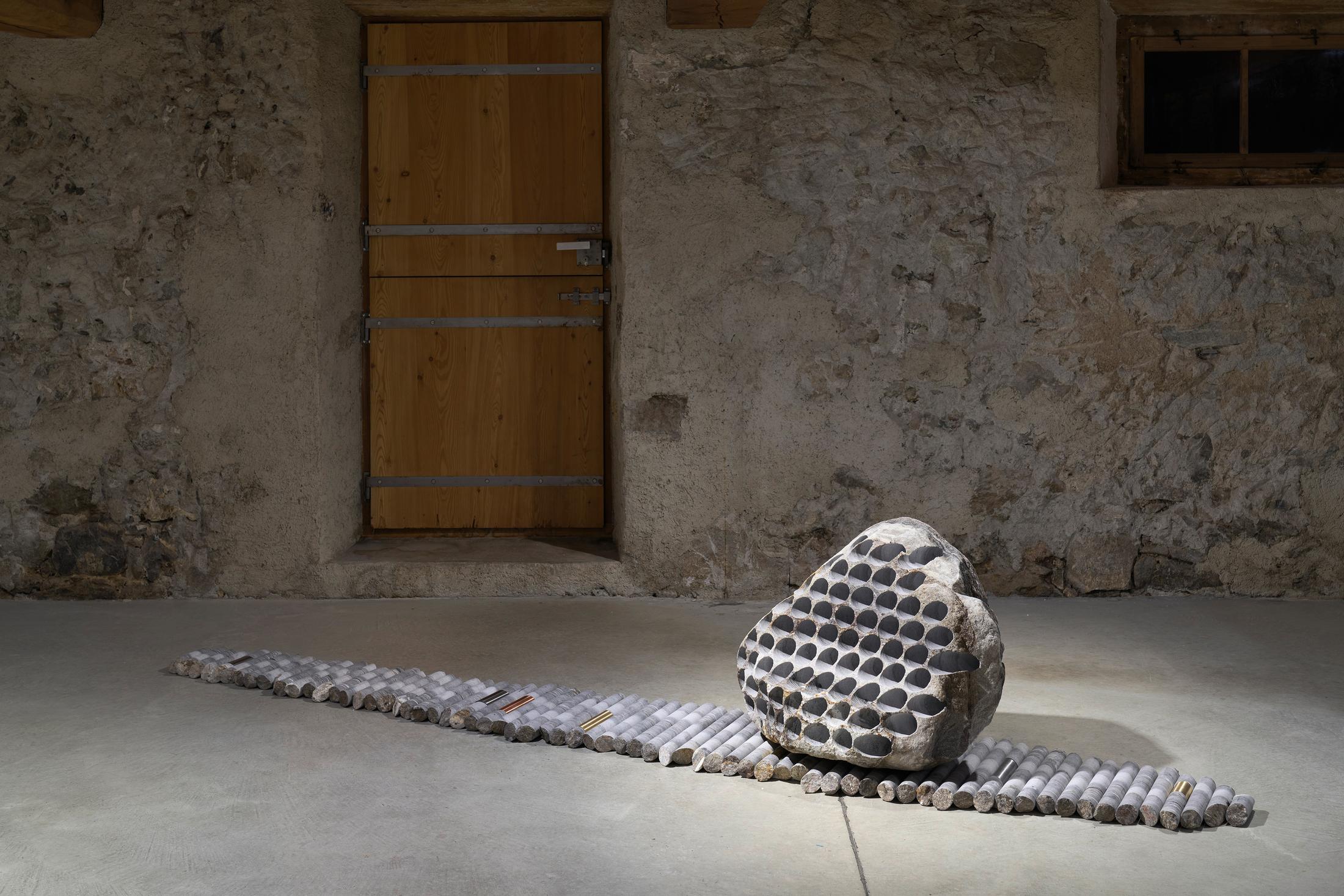 Exhibition View Groupshow «Absolutely Tschudi» at Galerie Tschudi, Zuoz, 2019 / Photo: Ralph Feiner, Malans / Courtesy: the artists and Galerie Tschudi, Zuoz