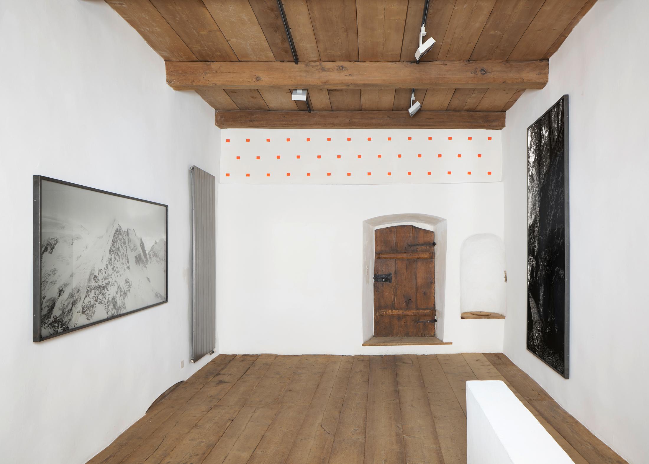 Exhibition View Groupshow «Absolutely Tschudi» at Galerie Tschudi, Zuoz, 2019 / Photo: Ralph Feiner, Malans / Courtesy: the artists and Galerie Tschudi, Zuoz