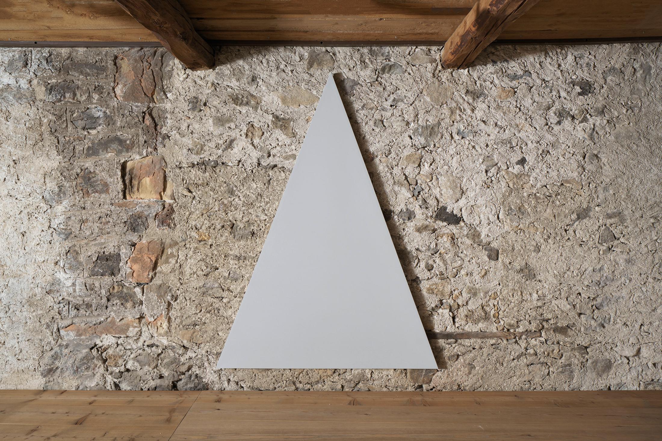 Exhibition View Groupshow «Absolutely Tschudi» at Galerie Tschudi, Zuoz, 2019 / Photo: Ralph Feiner, Malans / Courtesy: the artists and Galerie Tschudi, Zuoz