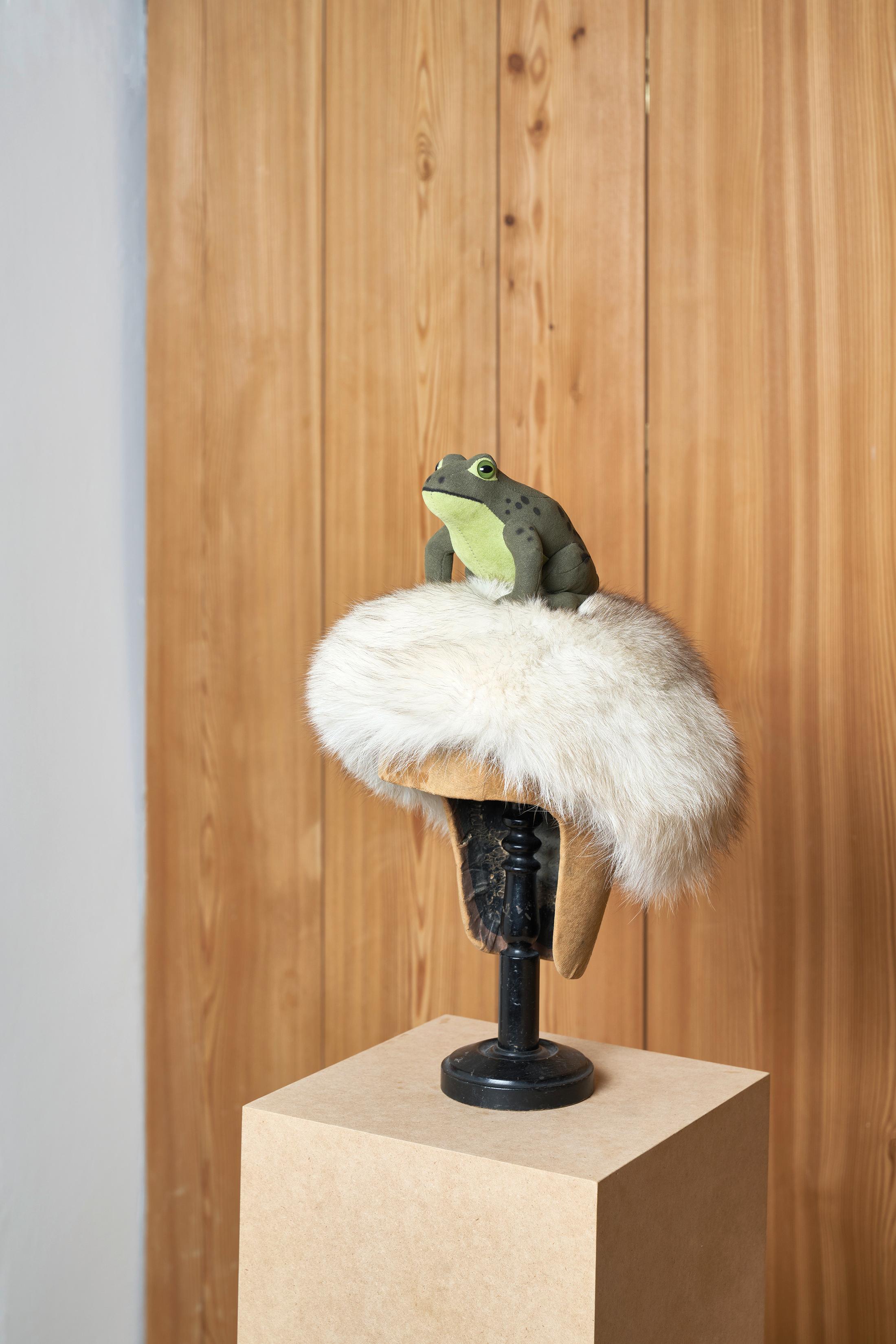 Exhibition View Groupshow «Absolutely Tschudi» at Galerie Tschudi, Zuoz, 2019 / Photo: Ralph Feiner, Malans / Courtesy: the artists and Galerie Tschudi, Zuoz