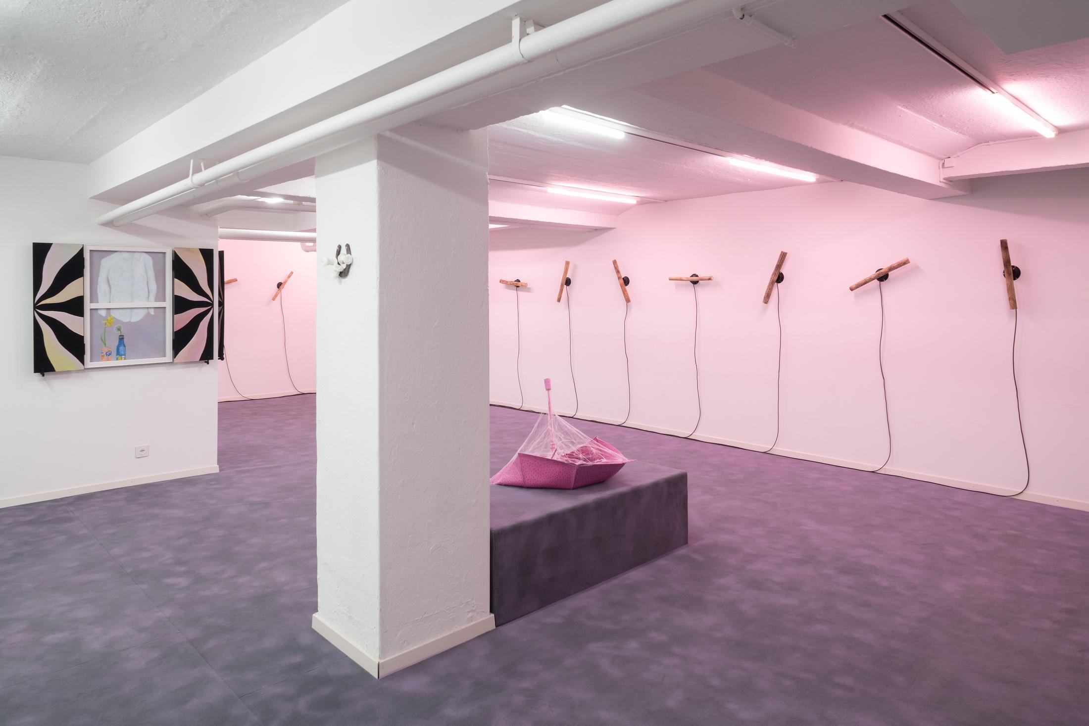 Exhibition View Adam Cruces Solo Show «Eavesdropping» at Blue Velvet Projects, Zurich, 2022 / Photo: Flavio Karrer / Courtesy: the artist and Blue Velvet Projects