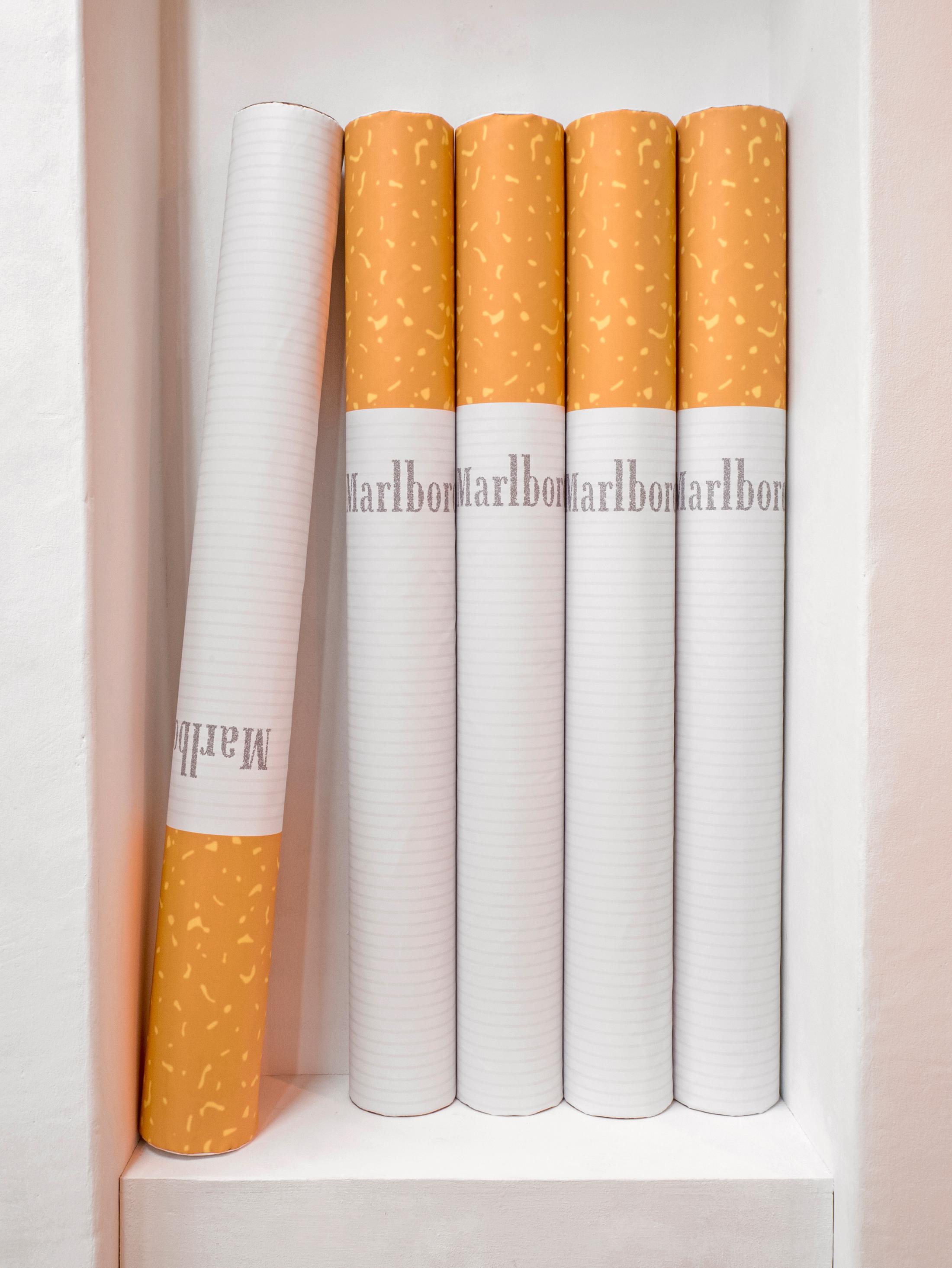 Exhibition View Adam Cruces Solo Show «When the Dust Settles; view on Adam Cruces, Marlboro cigarettes, 2021» at Rindermarkt 23, 2021 / Photo and Courtesy: the artist and Rindermarkt 23