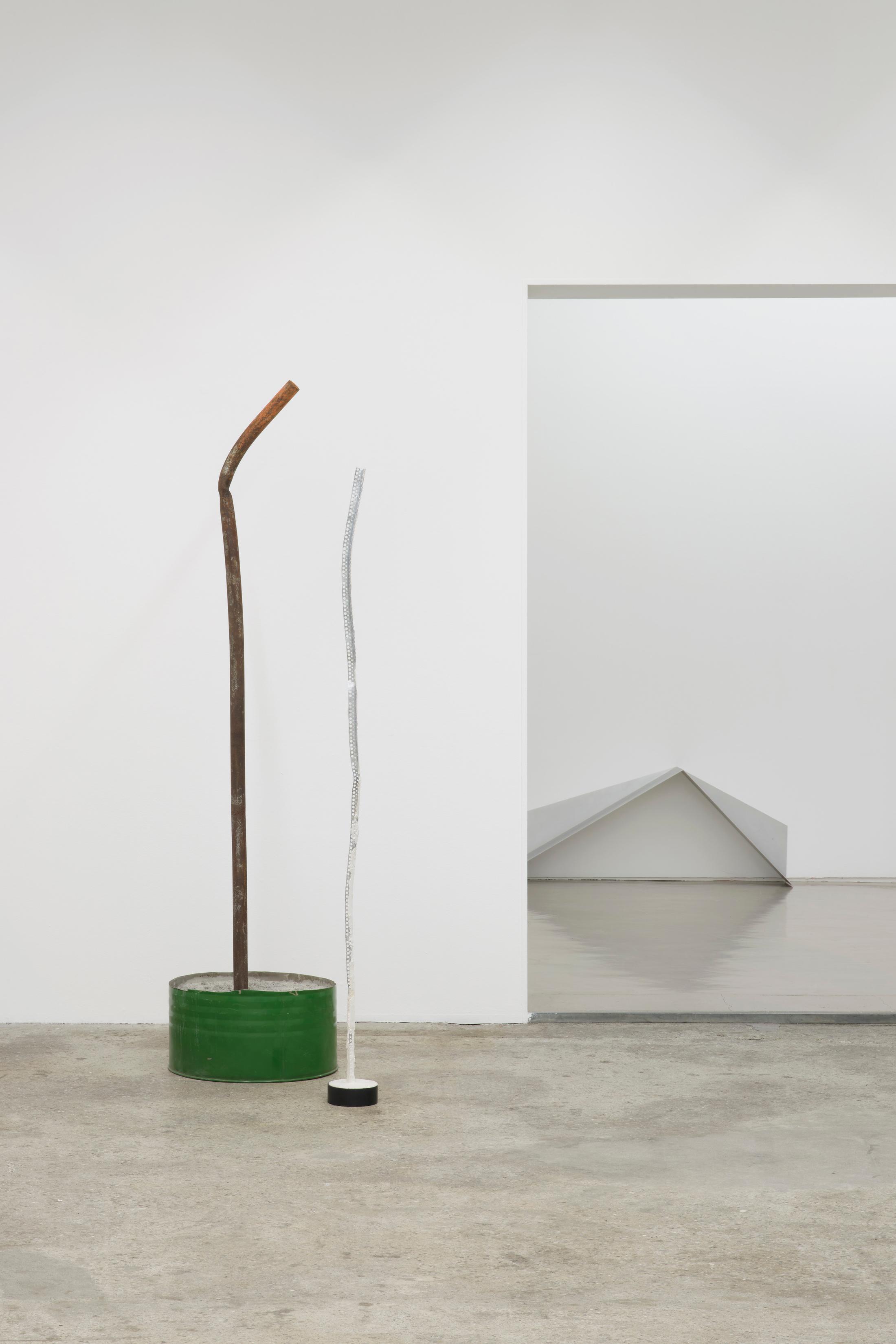 Exhibition View Group Show «Affinitäten» at Galerie Mark Müller, Zurich, 2022 / Photo: Conradin Frei / Courtesy: the artists and Galerie Mark Müller