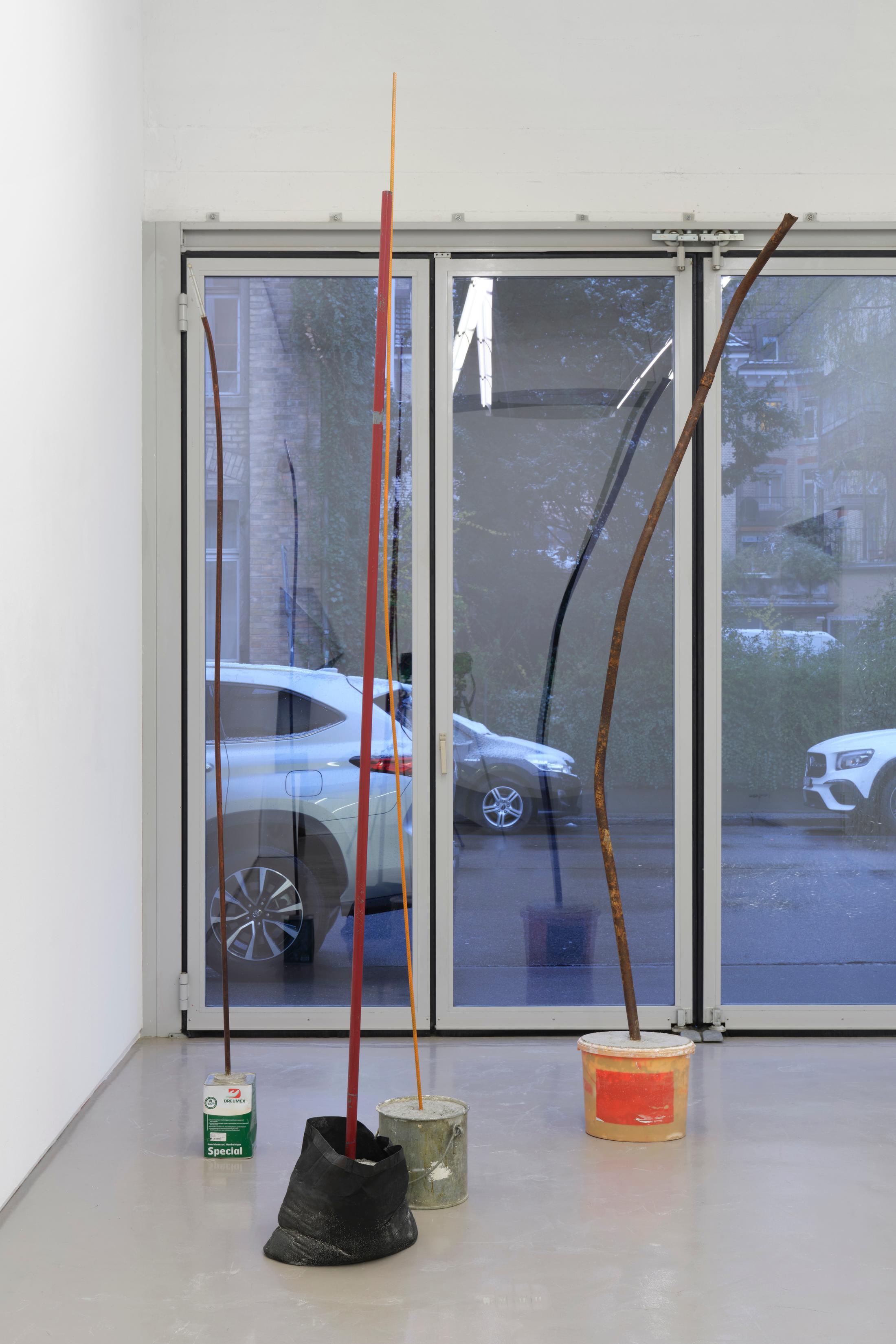 Exhibition View Group Show «Affinitäten» at Galerie Mark Müller, Zurich, 2022 / Photo: Conradin Frei / Courtesy: the artists and Galerie Mark Müller