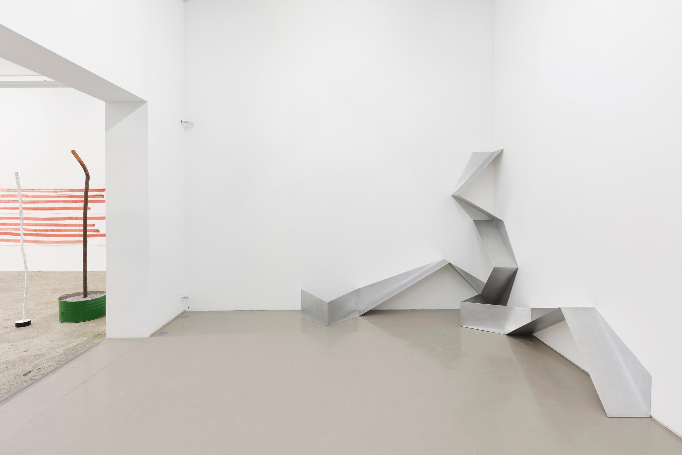 Exhibition View Group Show «Affinitäten» at Galerie Mark Müller, Zurich, 2022 / Photo: Conradin Frei / Courtesy: the artists and Galerie Mark Müller
