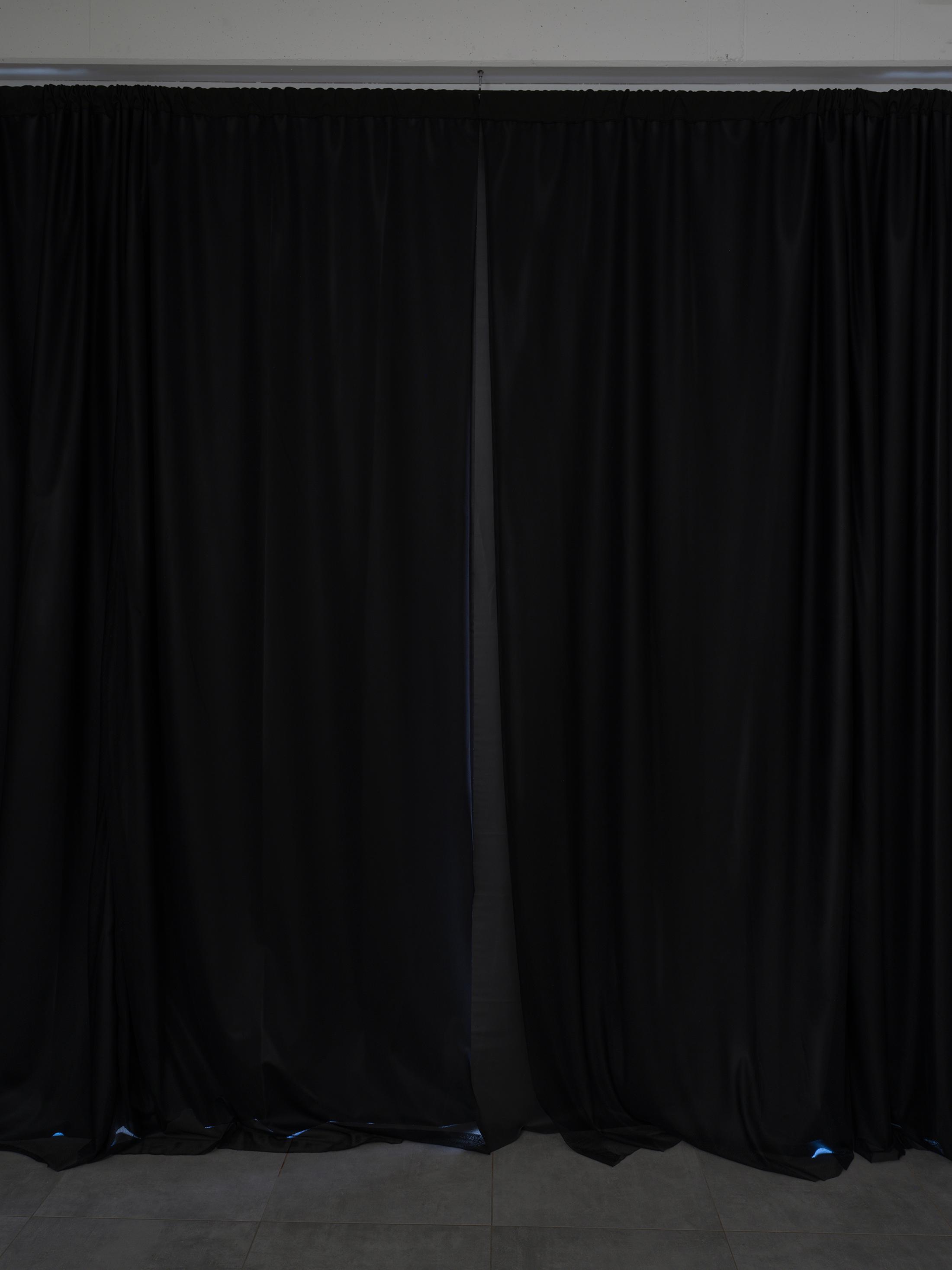 Exhibition View Alessandro Di Pietro Solo Show «Occult Desserts; view on Alessandro Di Pietro, Blackout Curtain, 2022, Benbekula fabric, nylon net, iron, 327 x 350 cm» at All Stars, Lausanne, 2022 / Photo: Julien Gremaud / Courtesy: the artist and All Stars