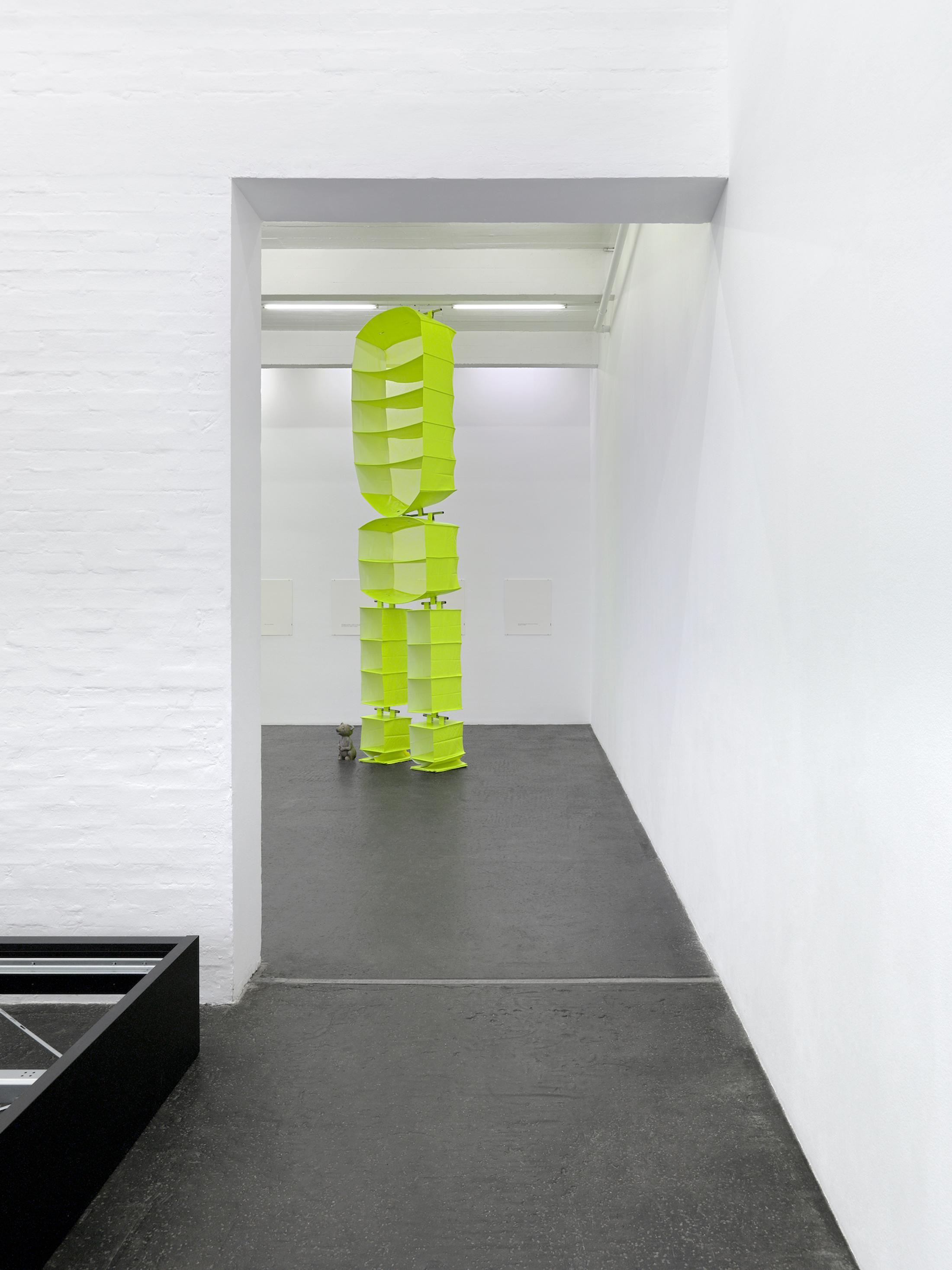 Exhibition View Alfredo Aceto and Denis Savary Duo Show «Ambarabà Ciccì Coccò; view on Alfredo Aceto, 15 minutes late, 2021» at Kunsthalle Sankt Gallen, St. Gallen, 2021 / Photo: Annik Wetter / Courtesy: the artist and Andersen’s Contemporary, Copenhagen; Lange + Pult, Zurich, Auvernier; Parliament Unlimited, Paris