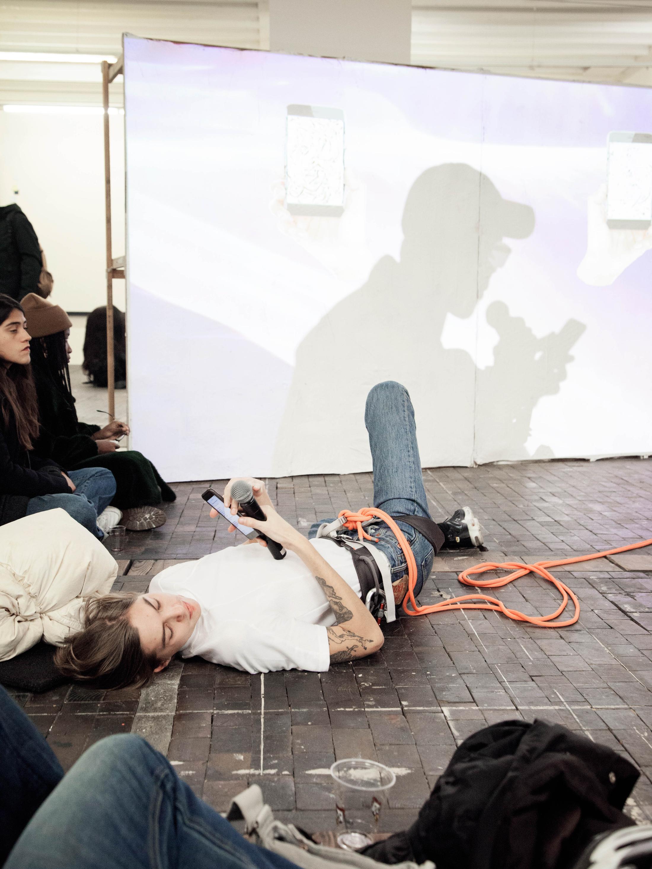 Exhibition View «Garrett Nelson, Maxims and Arrows: or How to pH(balance) Poetry, 2017 / Alpina Huus» at Le Commun, Geneva / © Neige Sanchez, Courtesy the artists