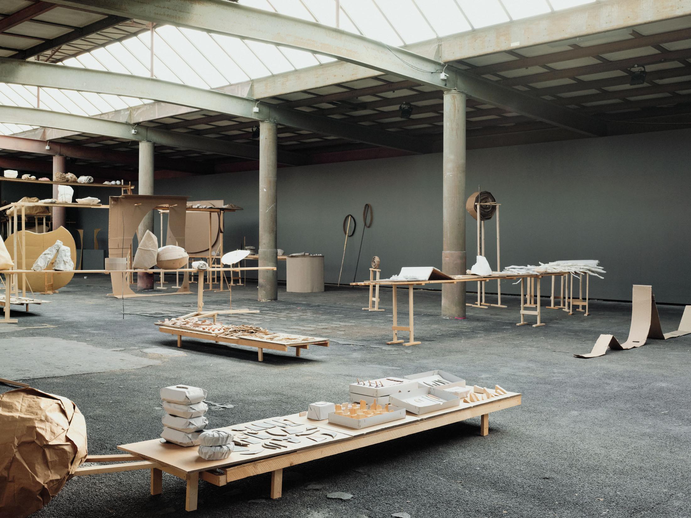 Exhibition View Ana Strika Solo Show «Taktzeit» at Kunsthalle Arbon, Arbon, 2022 / Photo: Ladina Bischof / Courtesy: the artist and Kunsthalle Arbon