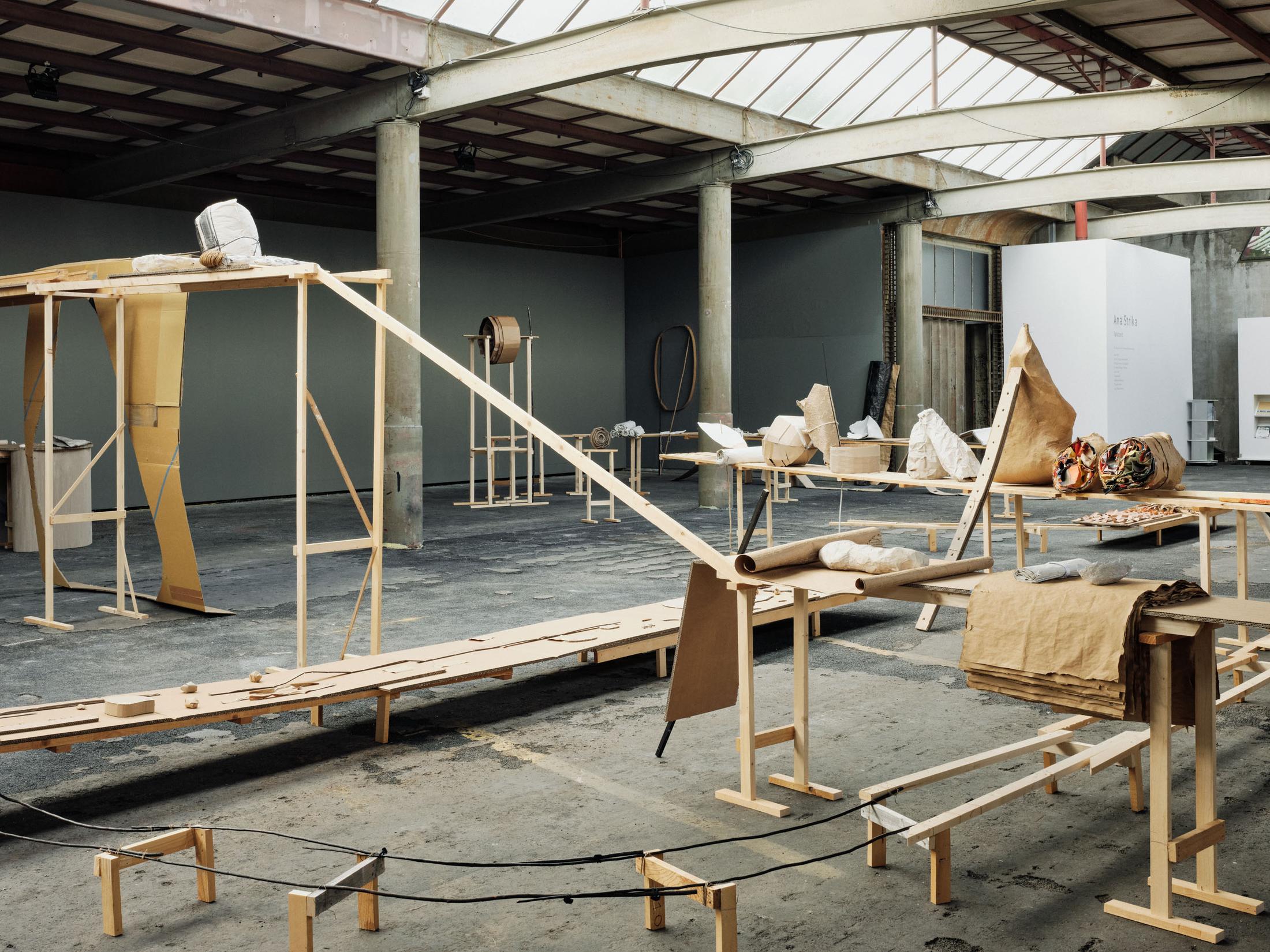 Exhibition View Ana Strika Solo Show «Taktzeit» at Kunsthalle Arbon, Arbon, 2022 / Photo: Ladina Bischof / Courtesy: the artist and Kunsthalle Arbon