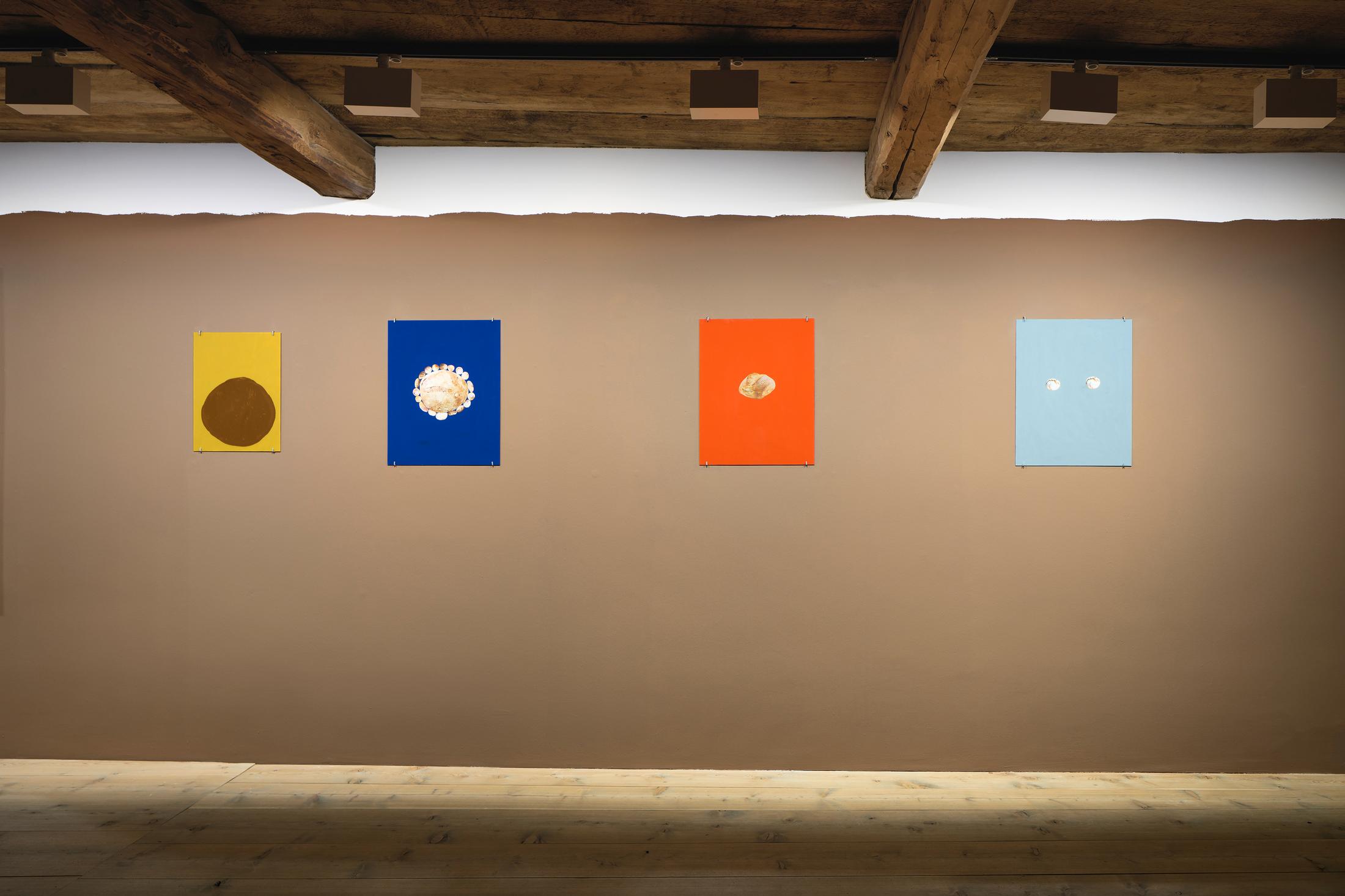 Installation View Andrea Büttner at Galerie Tschudi / Courtesy: Galerie Tschudi, Zuoz and the artist