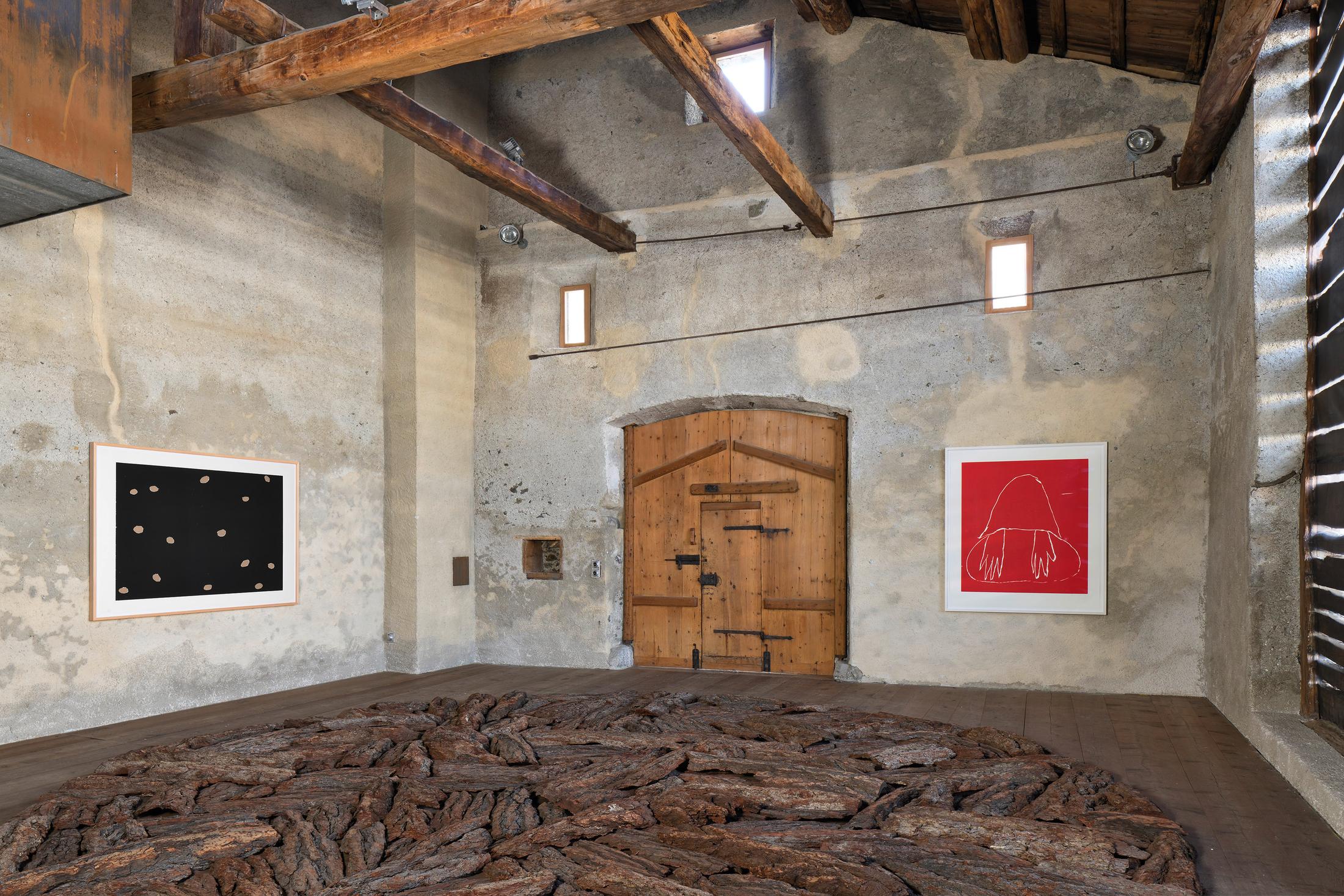 Installation View Andrea Büttner at Galerie Tschudi / Courtesy: Galerie Tschudi, Zuoz and the artist