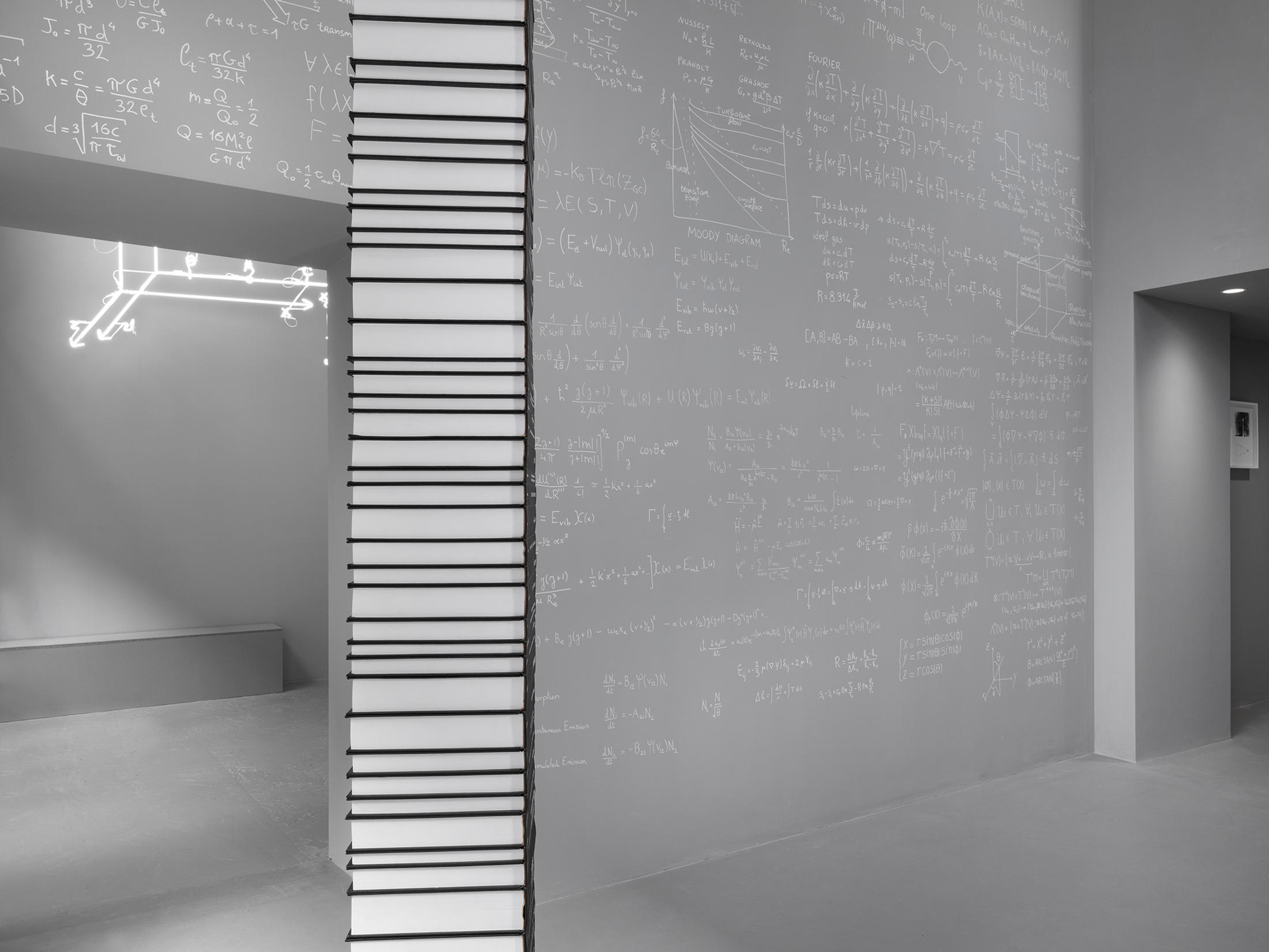 Exhibition View Andrea Galvani Soloshow «Elevation» at Fabienne Levy, Lausanne, 2019 / Photo: Julien Gremaud / Courtesy: the artist and Fabienne Levy