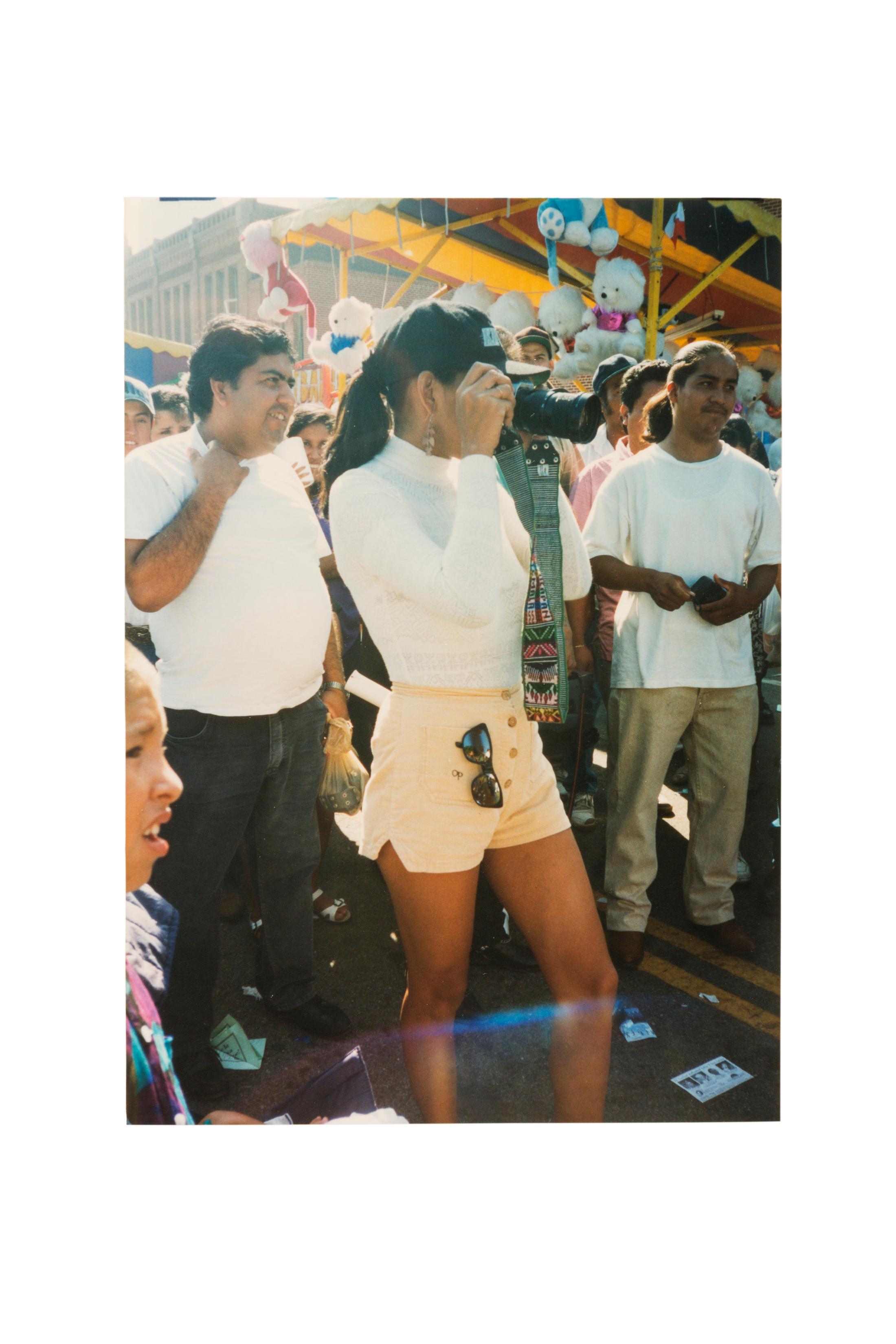 Anne Collier, from the series Women With Cameras (Anonymous), 2016 at Fotomuseum Winterthur, 2019 / © Anne
Collier / Courtesy of the artist; Anton Kern Gallery, New York; Galerie Neu, Berlin; and The Modern Institute/Toby Webster Ltd., Glasgow