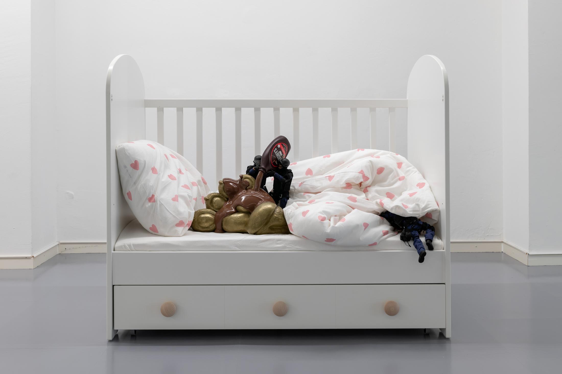 Exhibition View Anne de Vries Solo Show «Day Care Drill; view on Anne de Vries, SAFE SPACE CHOCO RELIEF, 2022» at Blue Velvet Projects, Zurich, 2022 / Photo: Flavio Karrer / Courtesy: the artist and Blue Velvet Projects