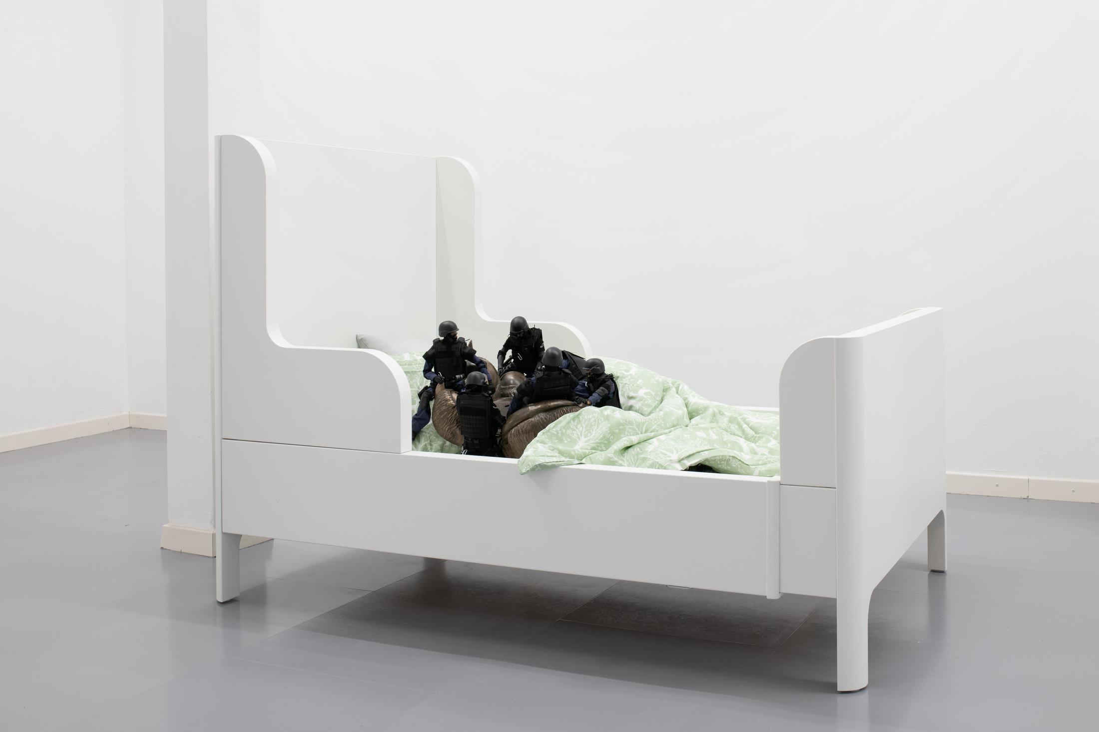 Exhibition View Anne de Vries Solo Show «Day Care Drill; view on Anne de Vries, SAFE SPACE TICKLE PLAY, 2022» at Blue Velvet Projects, Zurich, 2022 / Photo: Flavio Karrer / Courtesy: the artist and Blue Velvet Projects