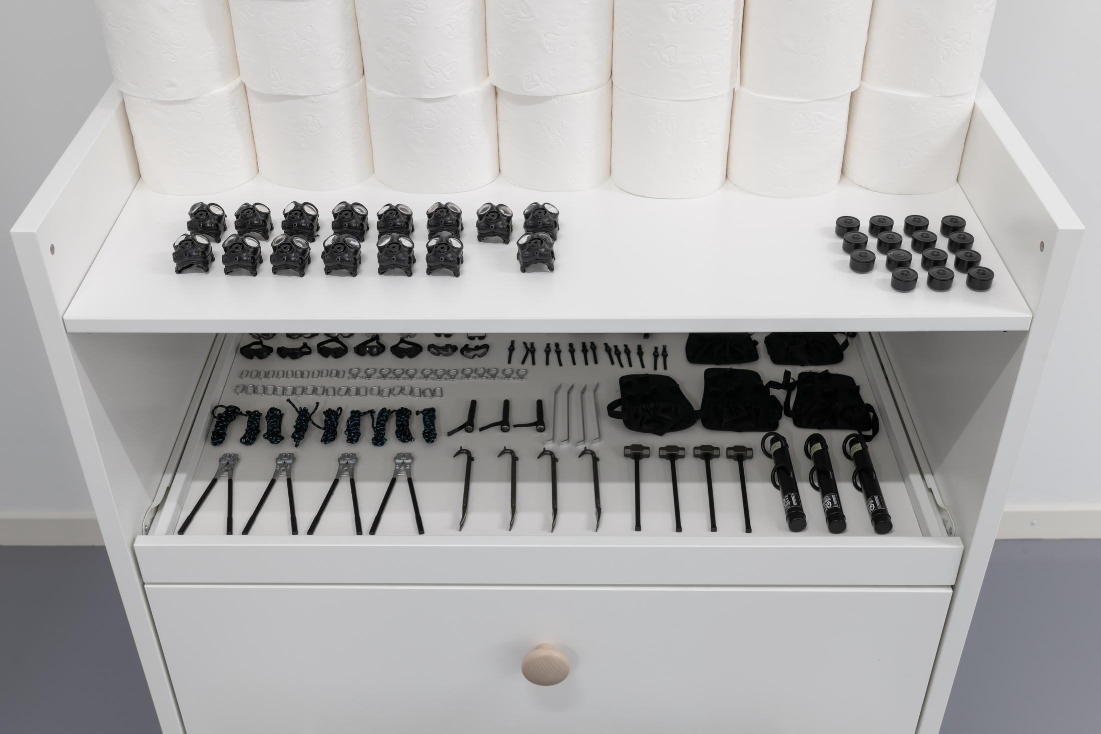 Exhibition View Anne de Vries Solo Show «Day Care Drill; view on Anne de Vries, DAY CARE DRILL (Detail), 2022» at Blue Velvet Projects, Zurich, 2022 / Photo: Flavio Karrer / Courtesy: the artist and Blue Velvet Projects