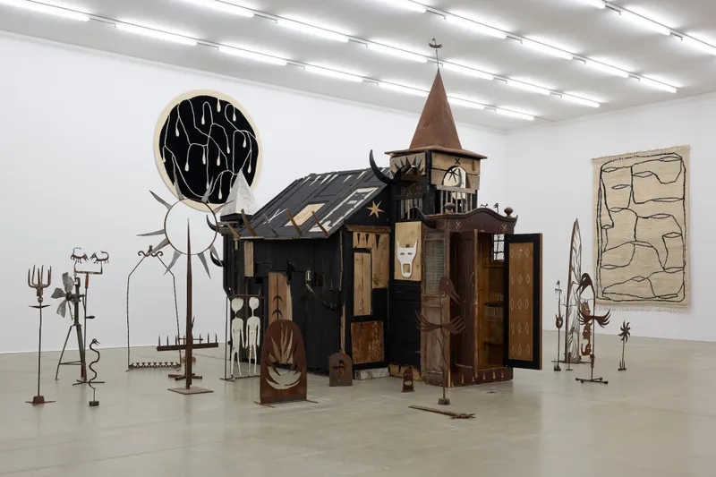 Exhibition View Augustin Rebetez Solo Show «Vitamin; view on Augustin Rebetez in collaboration with Leo Regazzoni, The Black Church, 2023» at Aargauer Kunsthaus, Aarau, 2023 / Photo: ullmann.photography / Courtesy: the artist and Aargauer Kunsthaus