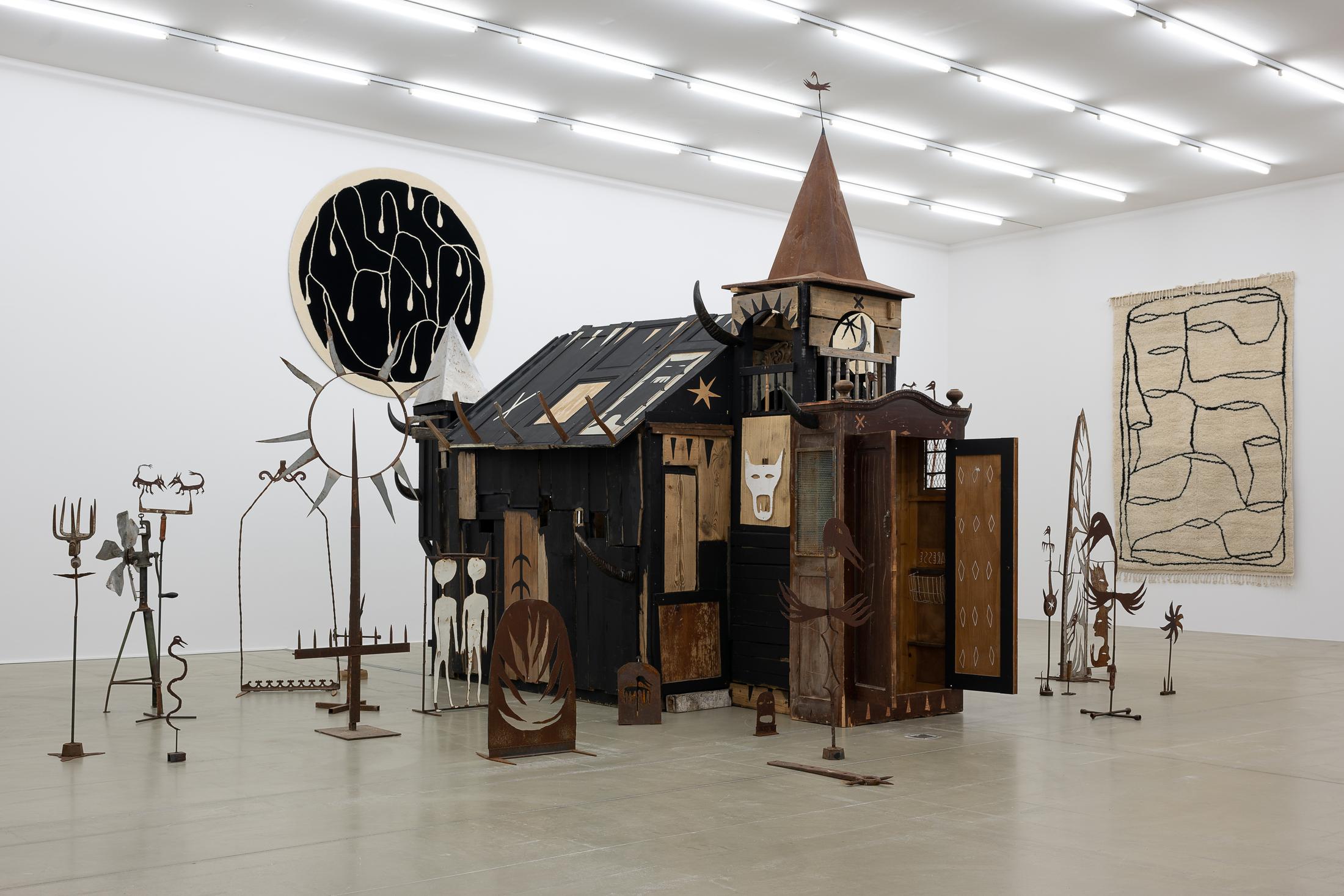 Exhibition View Augustin Rebetez Solo Show «Vitamin; view on Augustin Rebetez in collaboration with Colin Jeanneret, Stanislas Delarue, Lia Martinelli, Zoé Philipona, Studio Mistake, 2023» at Aargauer Kunsthaus, Aarau, 2023 / Photo: ullmann.photography / Courtesy: the artist and Aargauer Kunsthaus