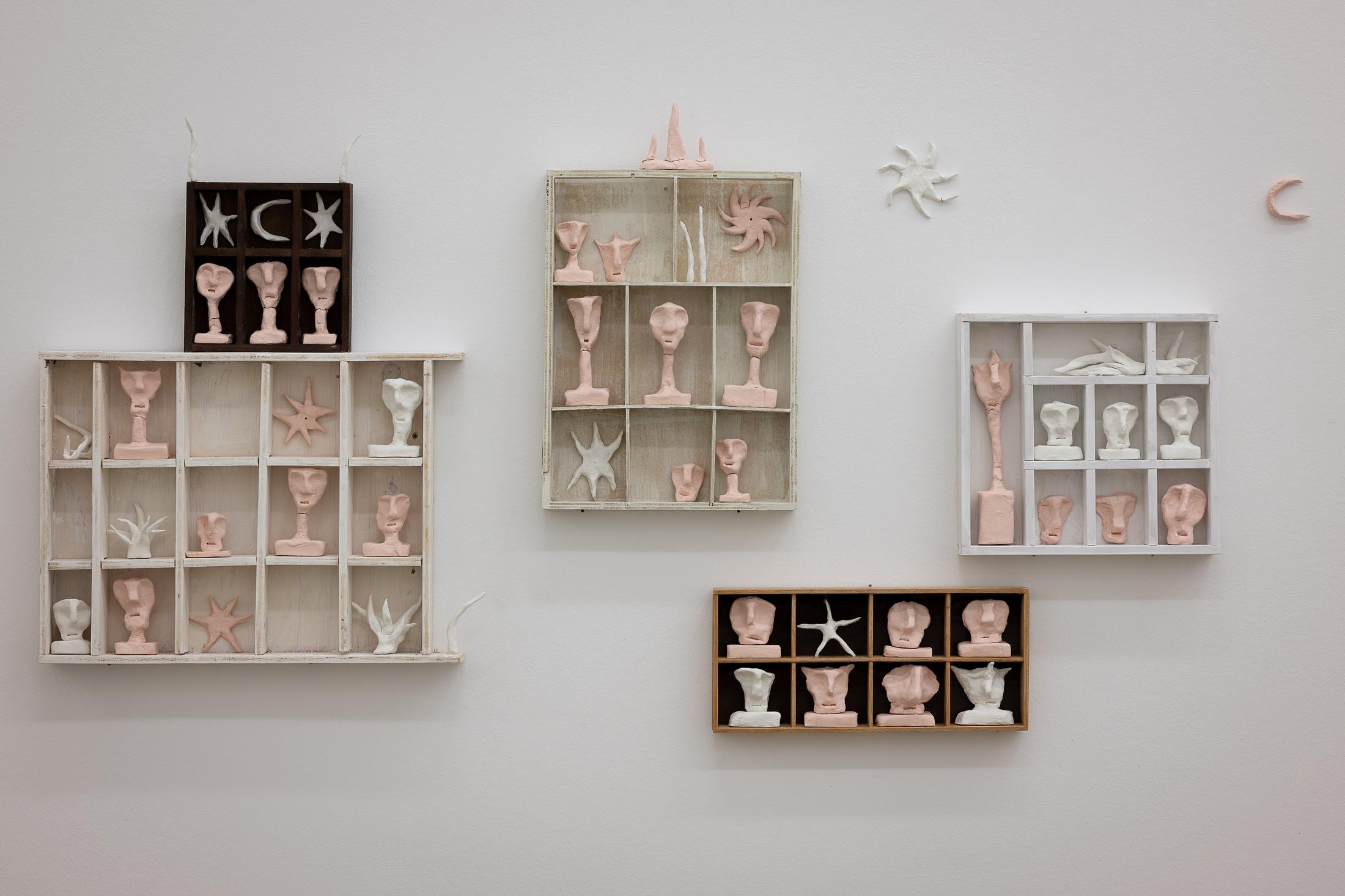 Exhibition View Augustin Rebetez Solo Show «Vitamin; view on Augustin Rebetez in collaboration with Colin Jeanneret, Stanislas Delarue, Lia Martinelli, Zoé Philipona, Studio Mistake, 2023» at Aargauer Kunsthaus, Aarau, 2023 / Photo: ullmann.photography / Courtesy: the artist and Aargauer Kunsthaus