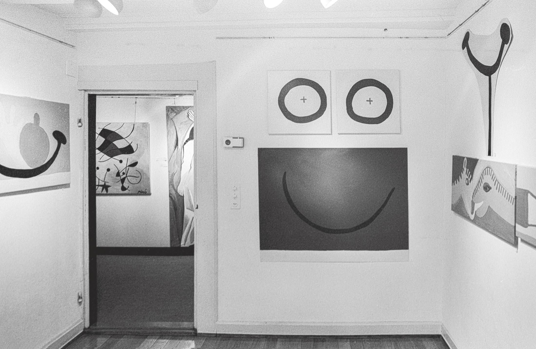 Exhibition View Groupshow «Ausbruch & Rausch, Zurich 1975-1980, Women Art Punk; view on Klaudia Schifferle "Immernimmer + Immerschlimmer", Die Lachstange" and "Die Tiere die Türe" and Sergio Gallis studies of Juan Miró and Pablo Picasso / Photo: Dieter Hall, 1980» at Strauhof, Zurich, 2020