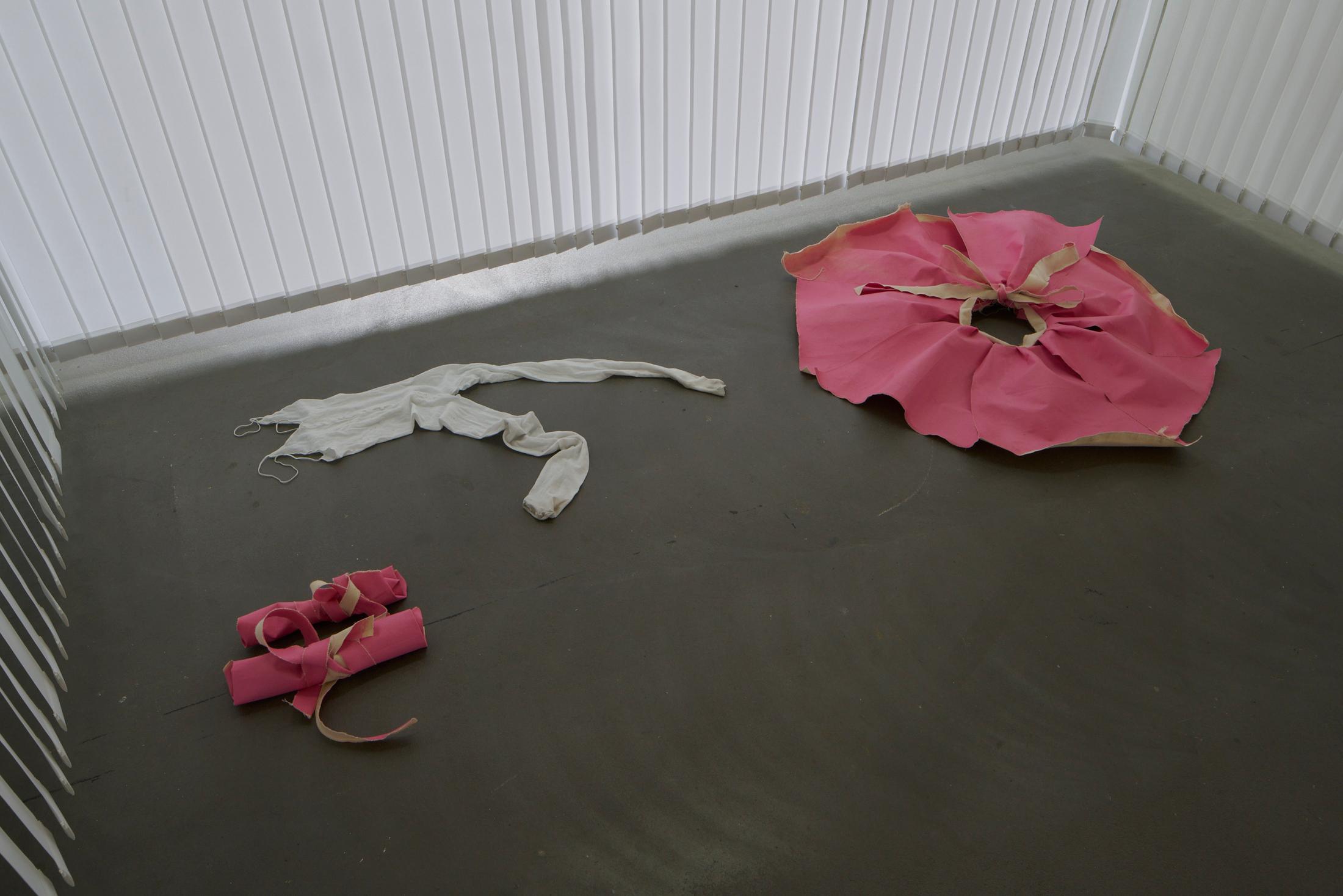 Exhibition View Duo Show Azize Ferizi and Jeremy «Spring / Summer 25 ; view on Azize Ferizi, virgin, 2025» at Kunsthalle Friart, Fribourg, 2025 / Photo: Guillaume Python / Courtesy: the artists and Kunsthalle Friart Fribourg