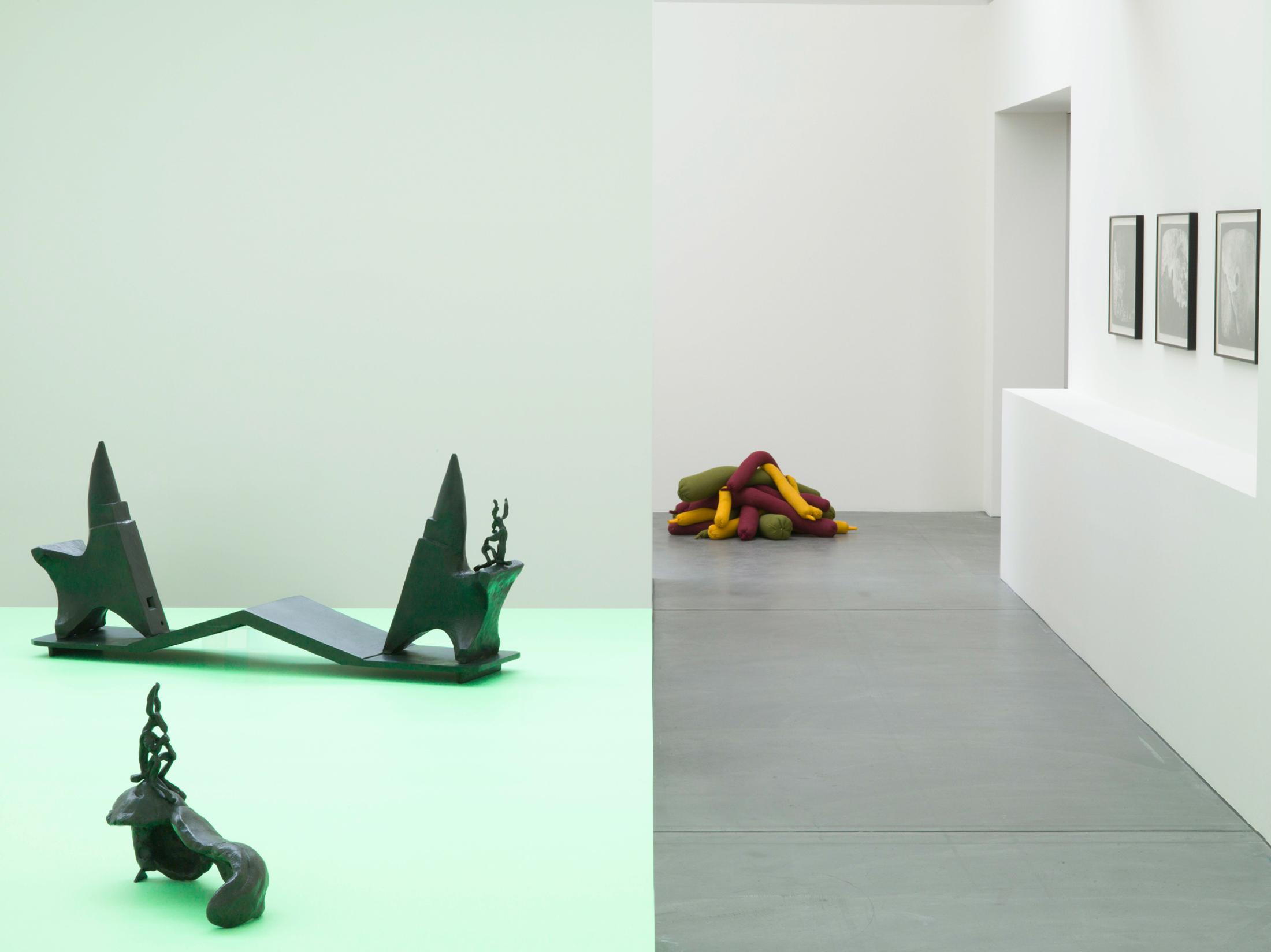 Exhibition View Barry Flanagan Solo Show at von Bartha, Basel, 2021 / Photo: Simon Schwyzer / Courtesy: The Estate of Barry Flanagan and von Bartha