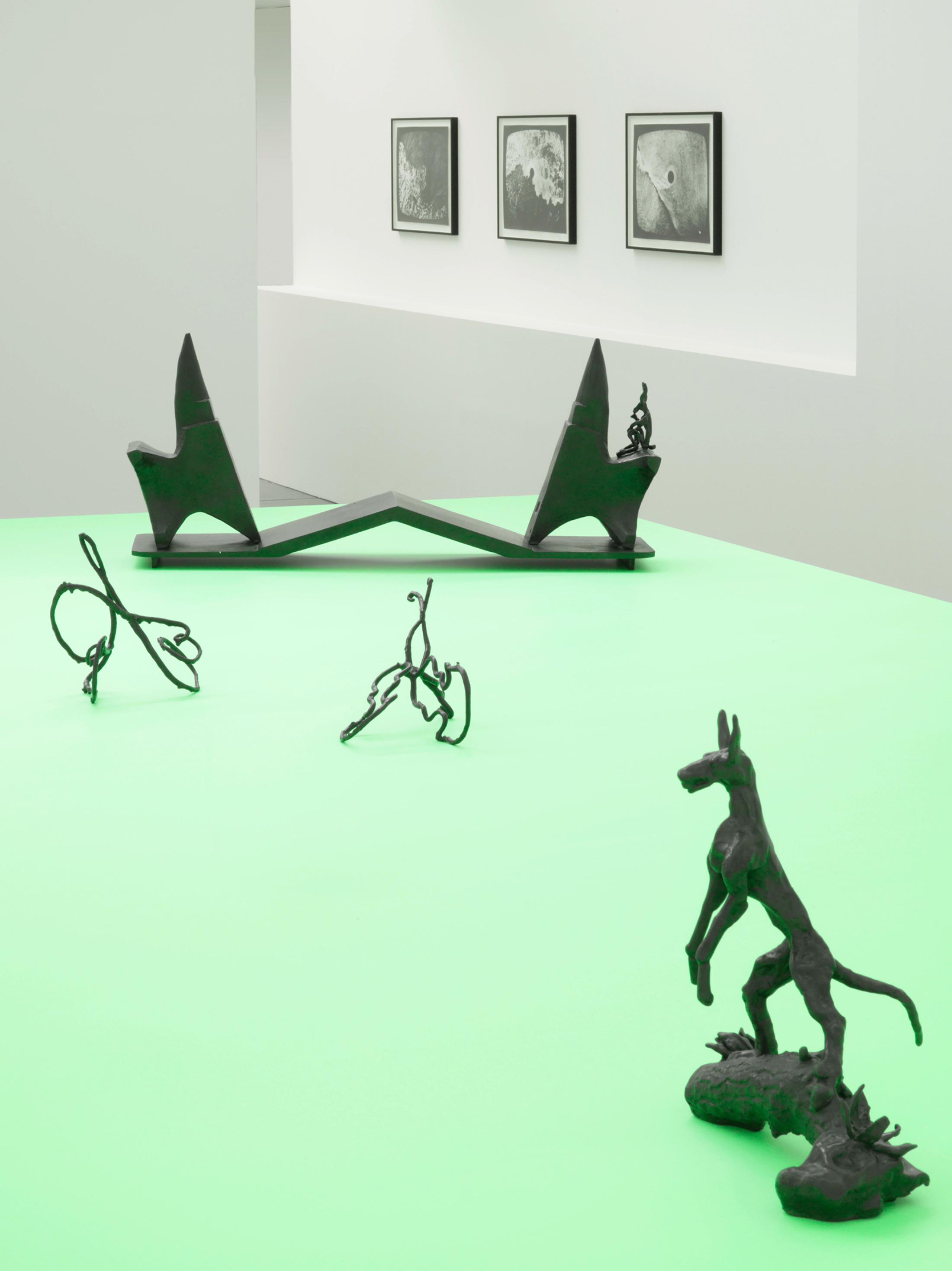 Exhibition View Barry Flanagan Solo Show at von Bartha, Basel, 2021 / Photo: Simon Schwyzer / Courtesy: The Estate of Barry Flanagan and von Bartha