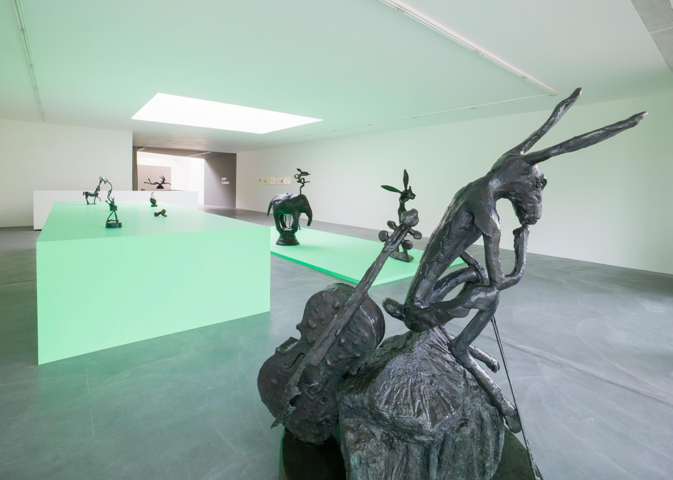 Exhibition View Barry Flanagan Solo Show at von Bartha, Basel, 2021 / Photo: Simon Schwyzer / Courtesy: The Estate of Barry Flanagan and von Bartha