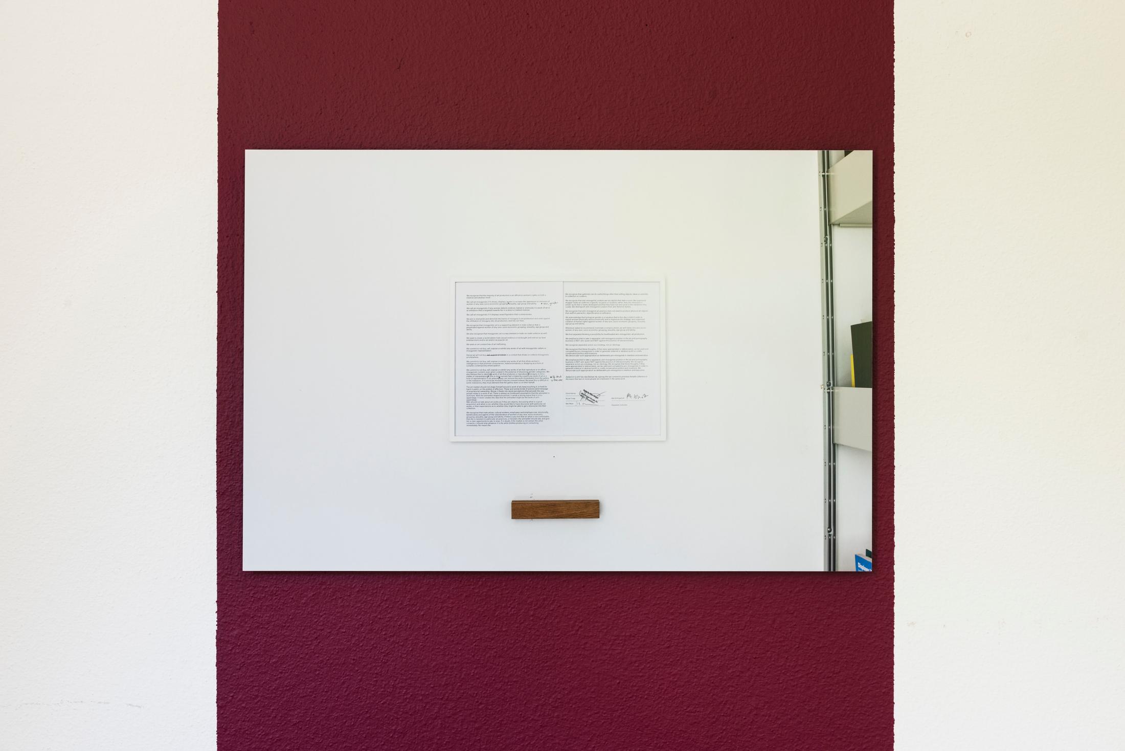 Exhibition View Bea Schlingelhoff Soloshow «soft mime win; view on softmimewin I (Düsseldorf, Galerie Max Mayer), 2020, documentation provided by Galerie Max Mayer, print on aluminum, 75x50 cm, cardinal wall paint, variable dimensions» at Cherish, Geneva, 2020 / Photo: James Bantone / Courtesy: the artist and Cherish