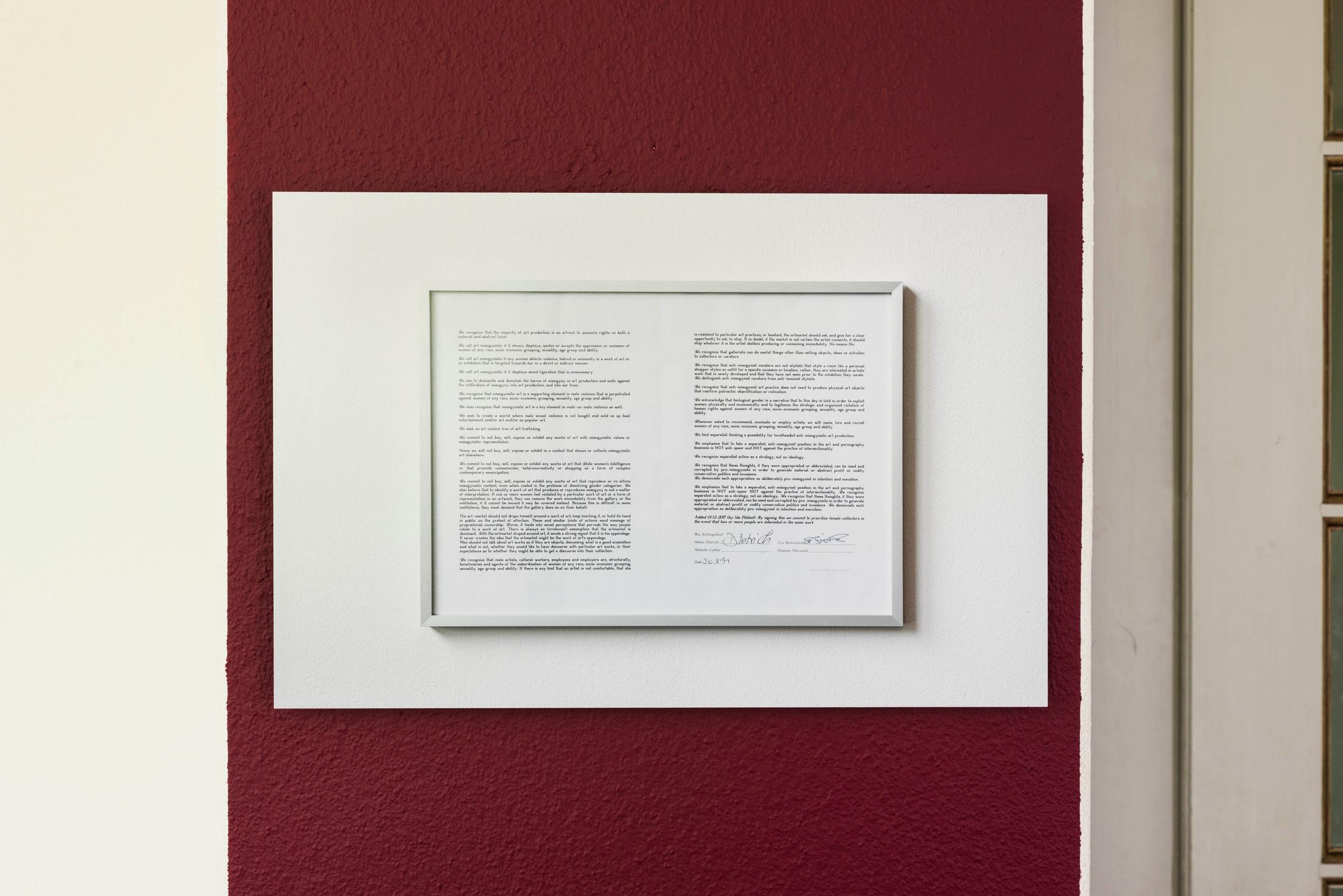 Exhibition View Bea Schlingelhoff Soloshow «soft mime win; view on softmimewin II (Cologne, Kölnischer Kunstverein), 2020, documentation photo by Mareike Tocha, print on aluminum, 47x31,5 cm, cardinal wall paint, variable dimensions» at Cherish, Geneva, 2020 / Photo: James Bantone / Courtesy: the artist and Cherish