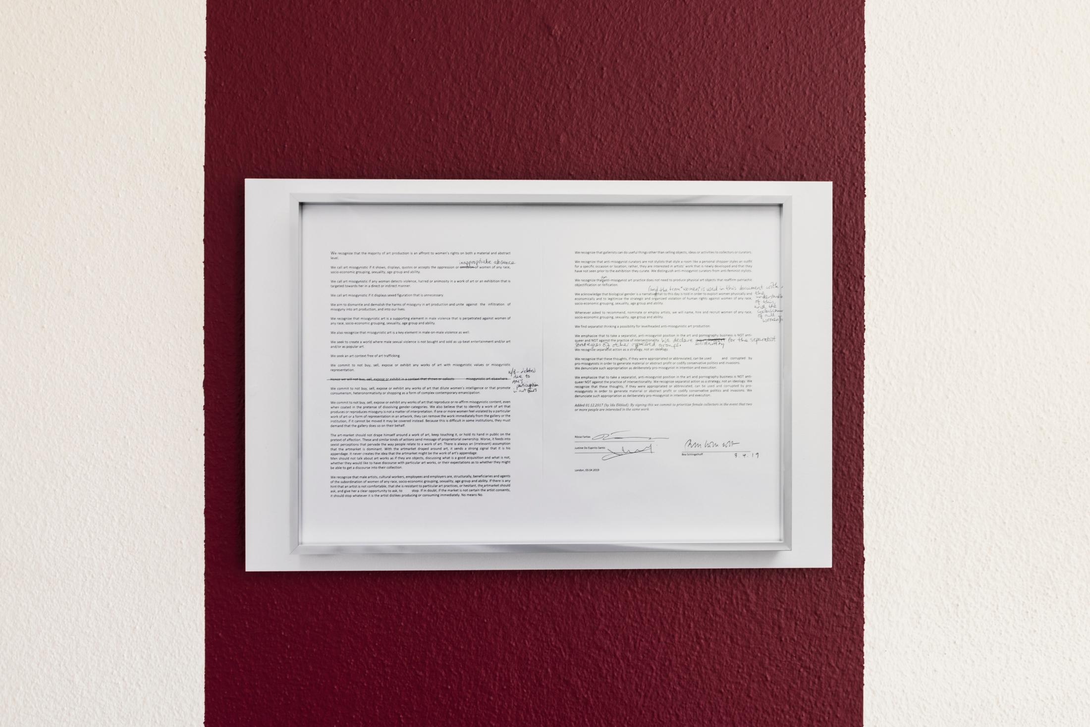 Exhibition View Bea Schlingelhoff Soloshow «soft mime win; view on softmimewin VI (London, Arcadia Missa), 2020, documentation photo by Tim Bowdich, print on aluminum, 47x31,5 cm, cardinal wall paint, variable dimensions» at Cherish, Geneva, 2020 / Photo: James Bantone / Courtesy: the artist and Cherish