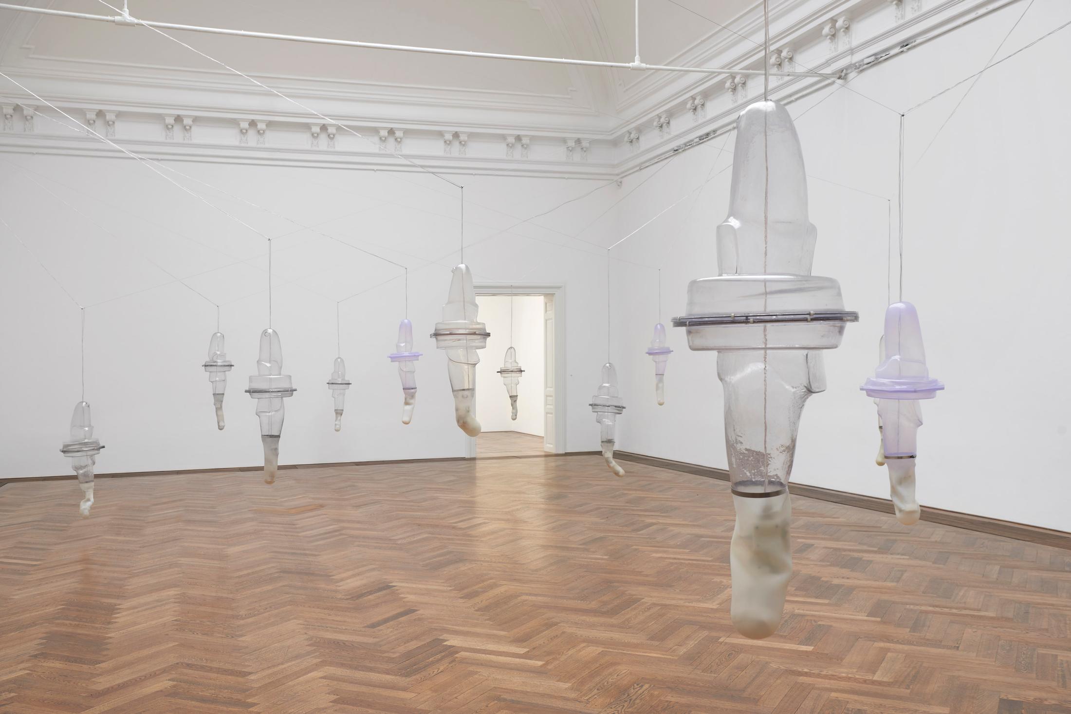 Exhibition View Berenice Olmedo Solo Show «Hic et Nunc» at Kunsthalle Basel, Basel, 2022 / Photo: Philipp Hänger / Courtesy: the artist and Kunsthalle Basel
