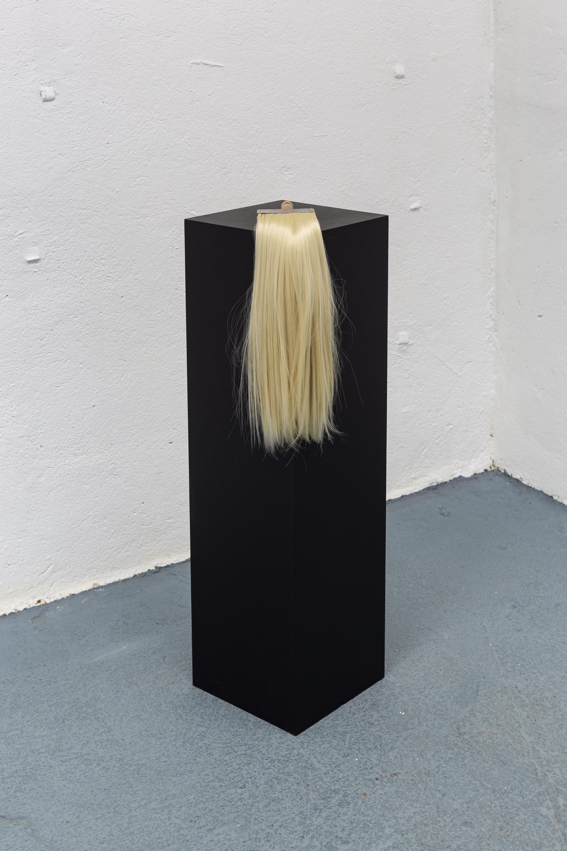 Exhibition View Groupshow «Can You Feel It?; view on Hannah Parr, Great hair, 2019» at Last Tango, Zurich, 2019 / Photo: Kilian Bannwart / Courtesy: the artist and Last Tango