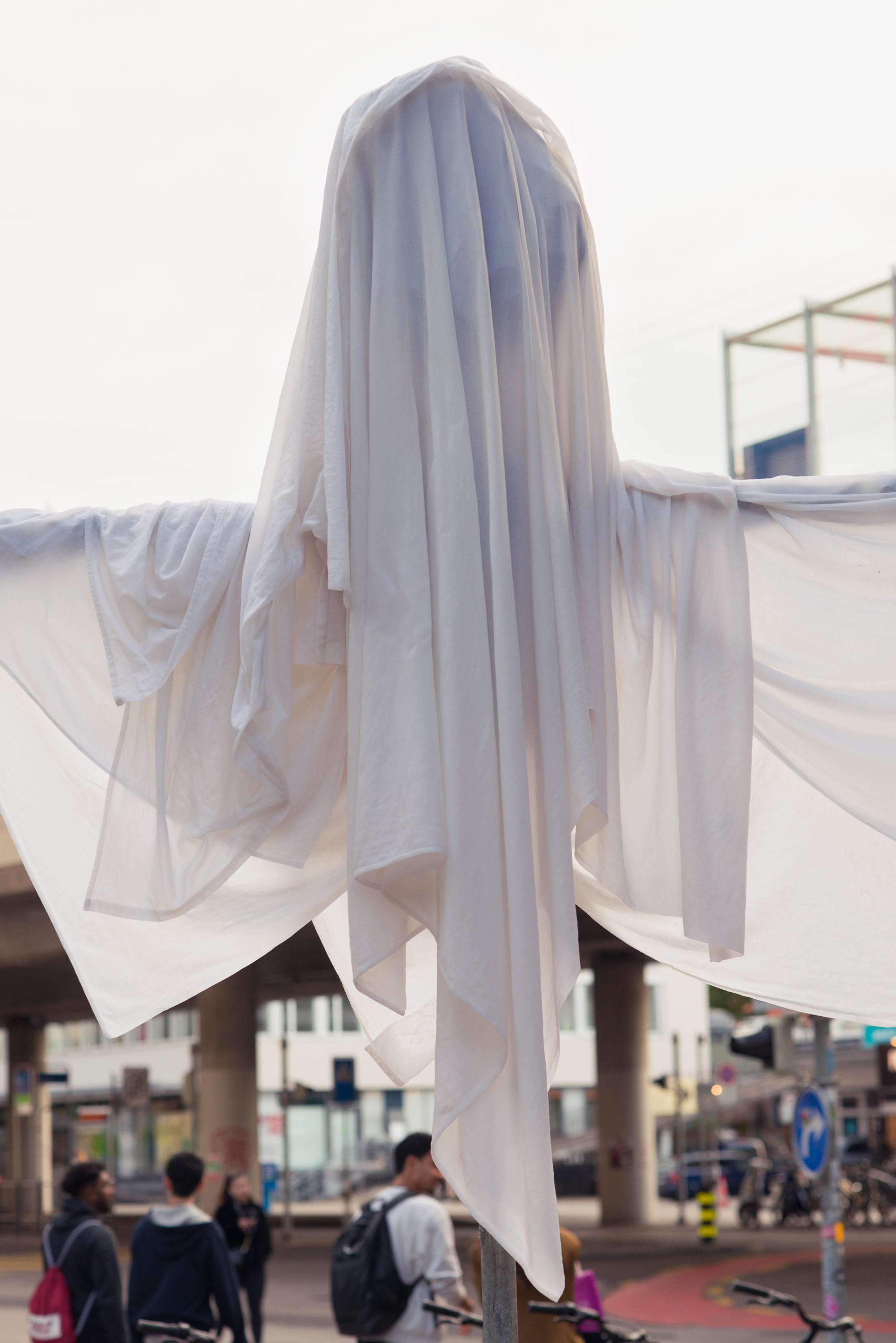 Exhibition View Groupshow «Gasträume 2020; view on Aldo Mozzini, Quasi un Babau, 2020» at Public Art in Zurich, Zurich, 2020 / Photo: Taiyo Onorate & Nico Krebs for AG KiöR Stadt Zürich / Courtesy: the artist and sam scherrer contemporary, Zurich / Supported by: Barbara Beccaro