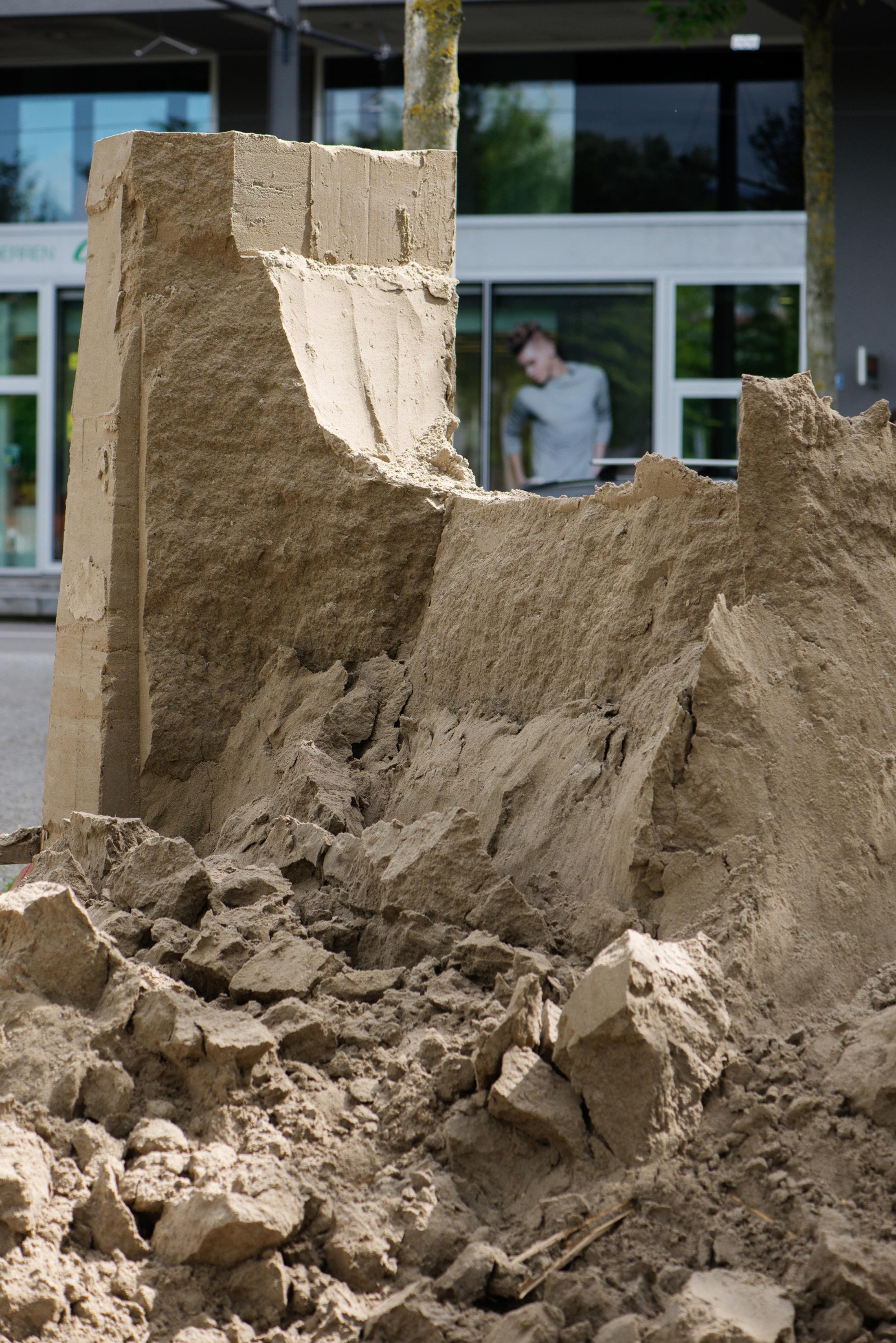 Exhibition View Groupshow «Gasträume 2020; view on Lithic Alliance, MO-MEN-TUM, 2020» at Public Art in Zurich, Zurich, 2020 / Photo: Taiyo Onorate & Nico Krebs for AG KiöR Stadt Zürich / Courtesy: the artist and the BINZ39 Foundation, Zurich / Supported by: the Cultural Foundation of the Canton Thurgau, friends of the BINZ39 Foundation, and Gianni Garzoli